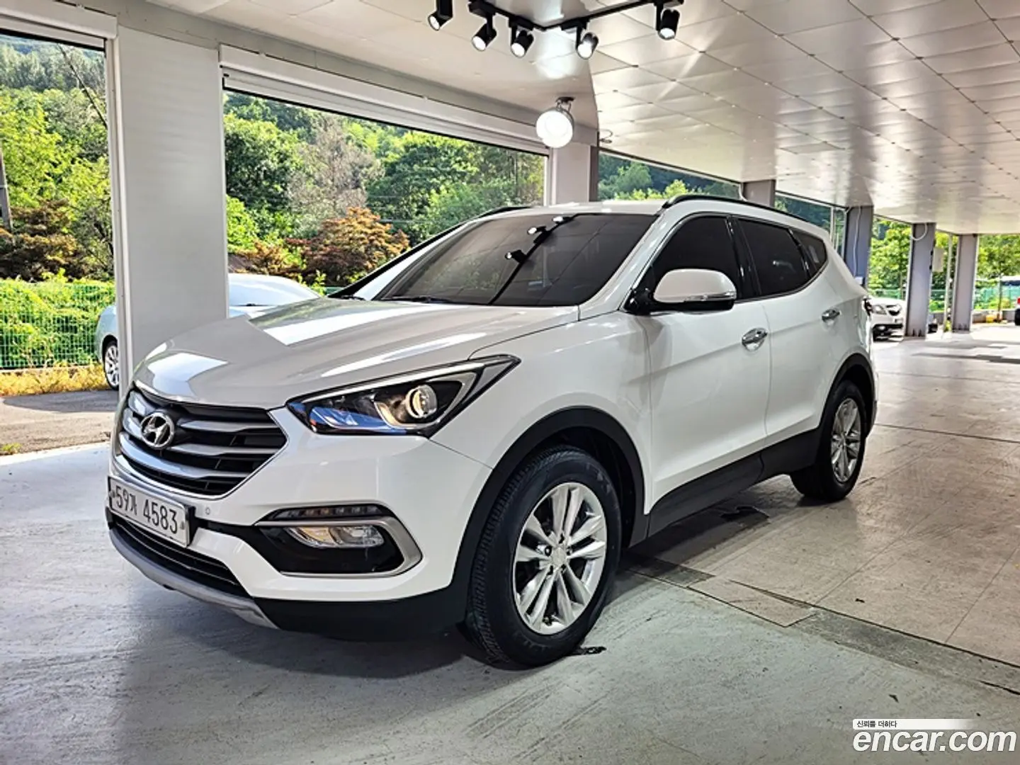 Main__Slider__Photo:Santafe Hyundai 2018.0-0
