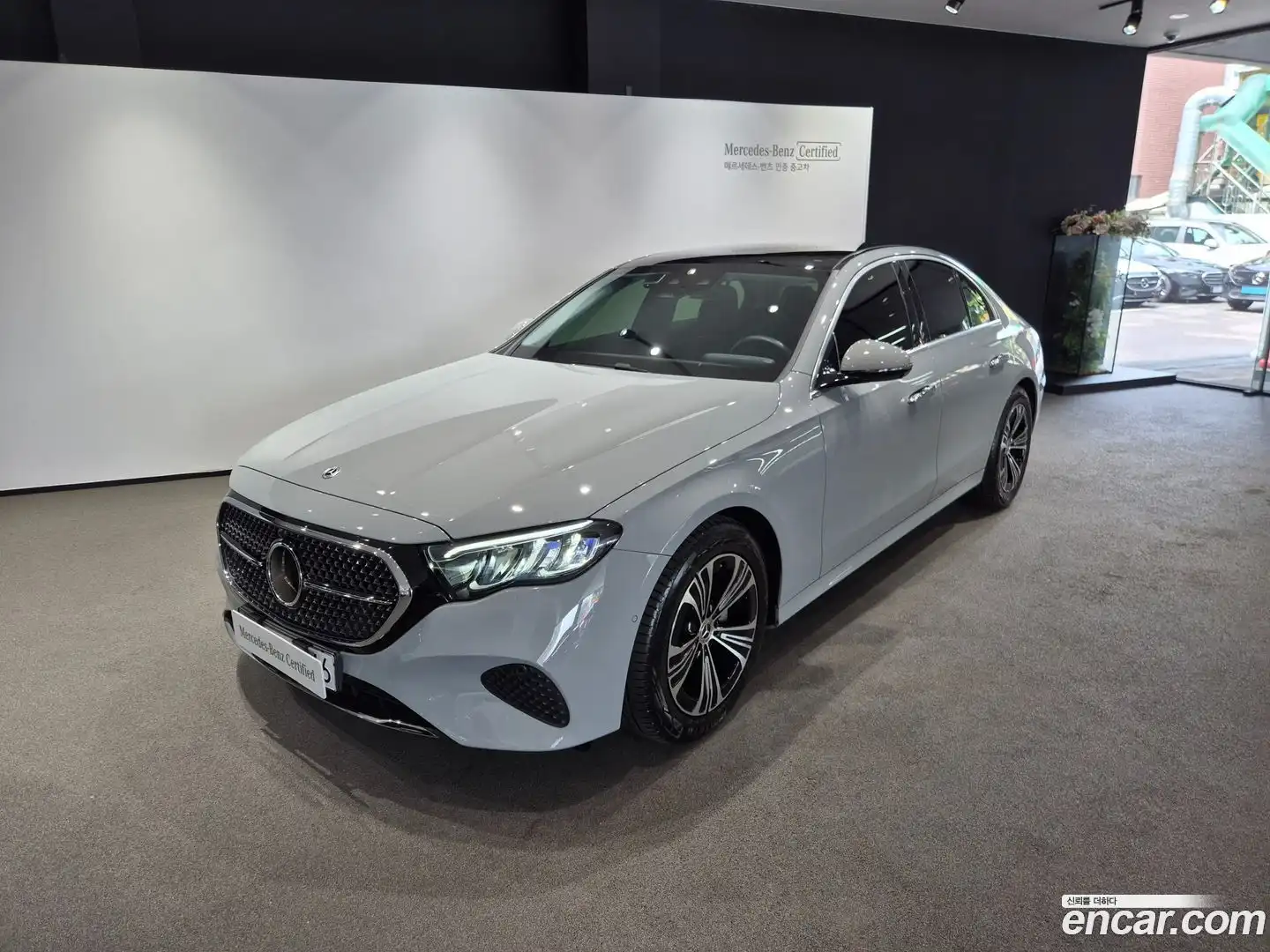 E-Class Mercedes-Benz 2025.4-OUTER-001