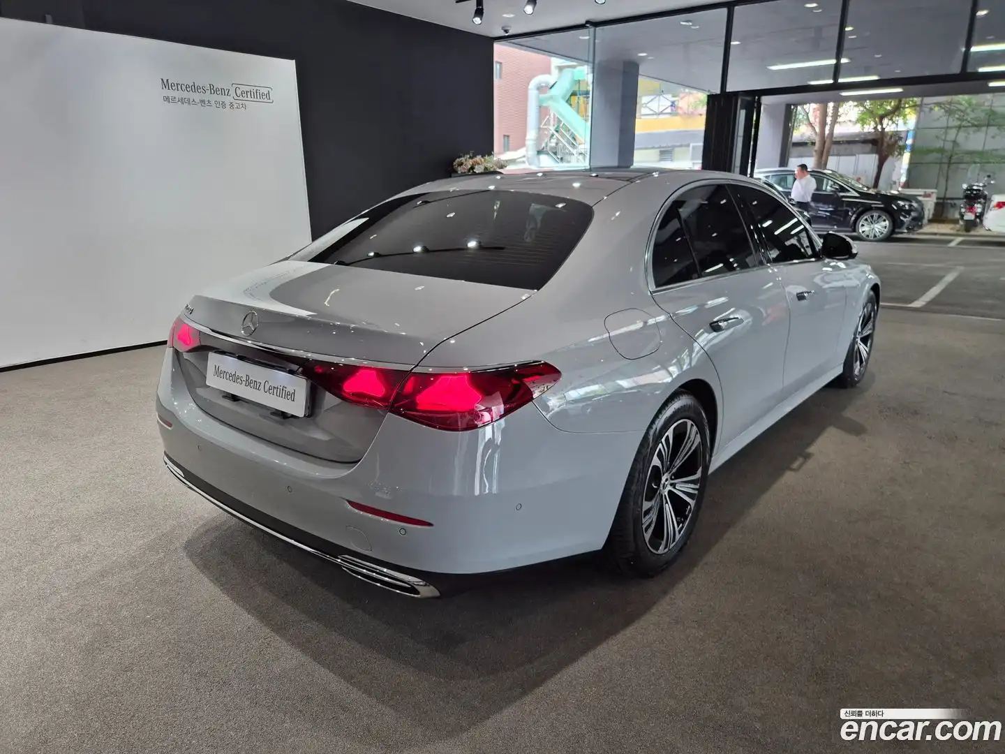 E-Class Mercedes-Benz 2025.4-OUTER-002