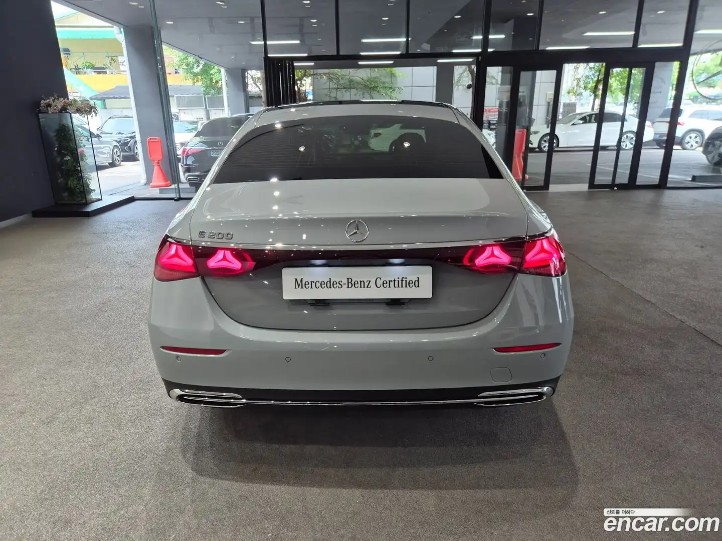 E-Class Mercedes-Benz 2025.4-OUTER-004