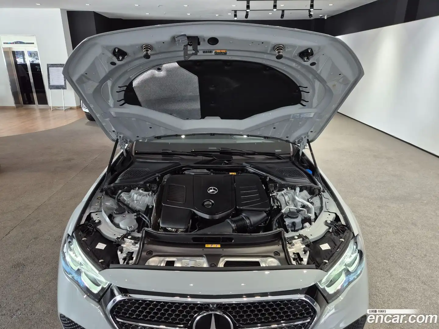 E-Class Mercedes-Benz 2025.4-OUTER-006