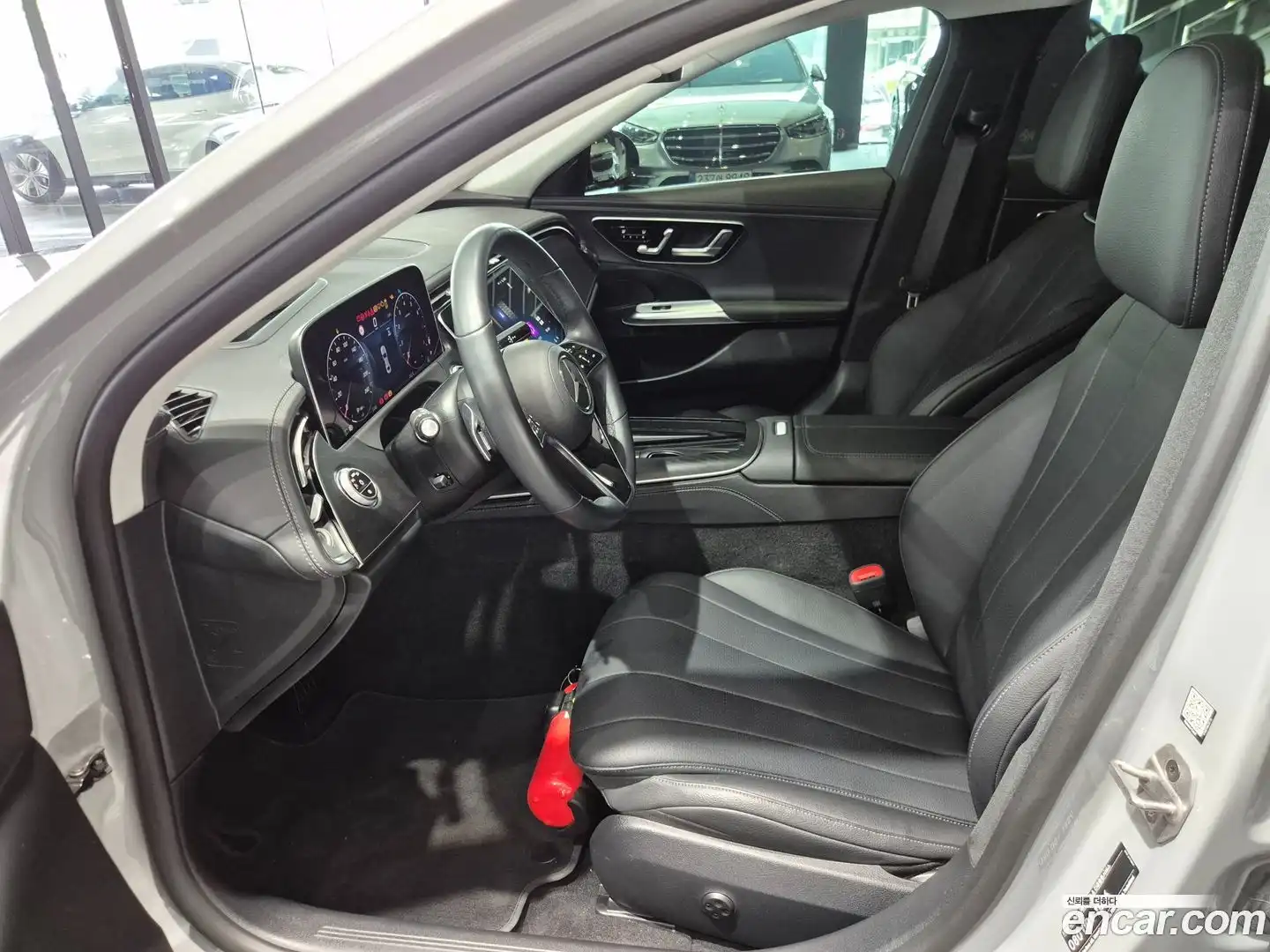 E-Class Mercedes-Benz 2025.4-INNER-010