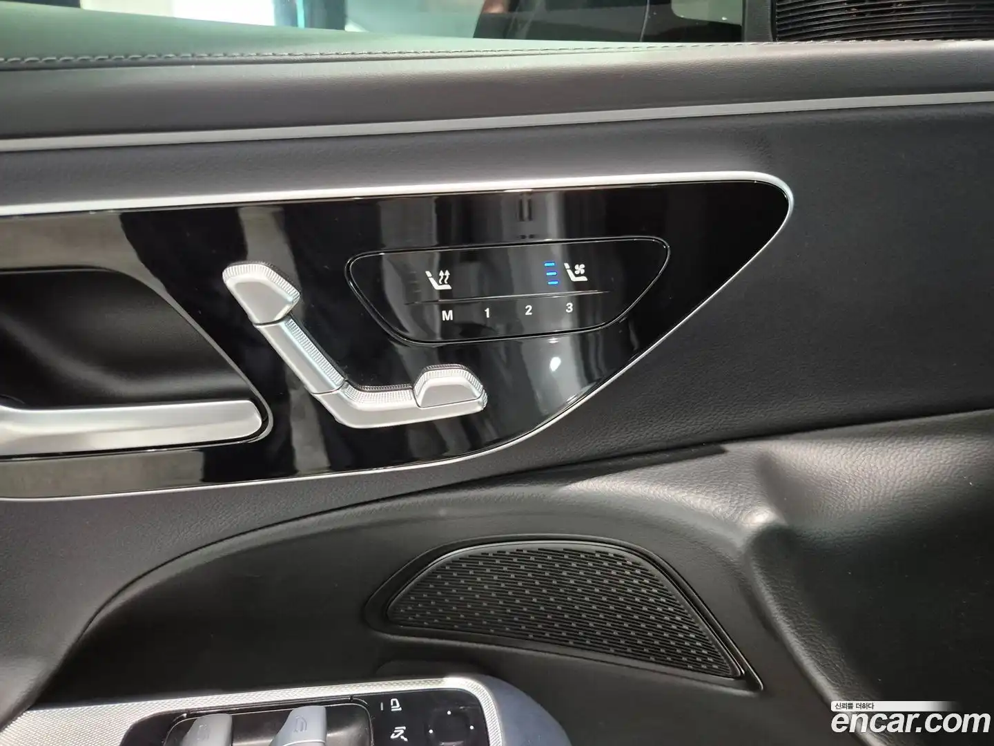 E-Class Mercedes-Benz 2025.4-OPTION-017
