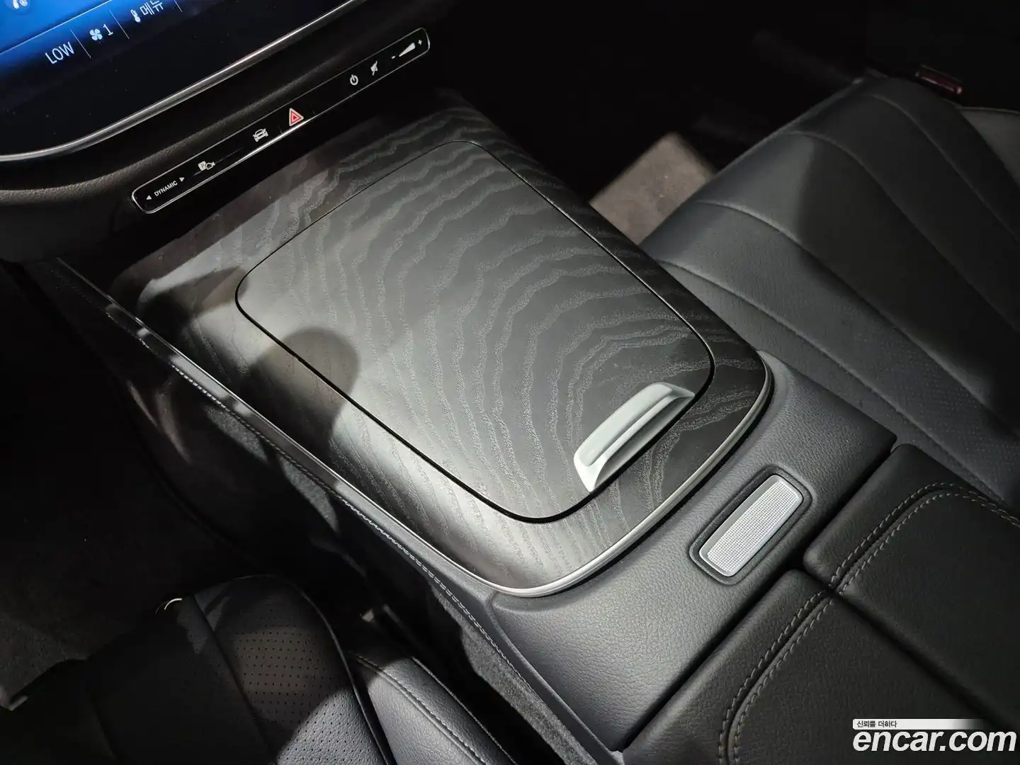 E-Class Mercedes-Benz 2025.4-OPTION-023