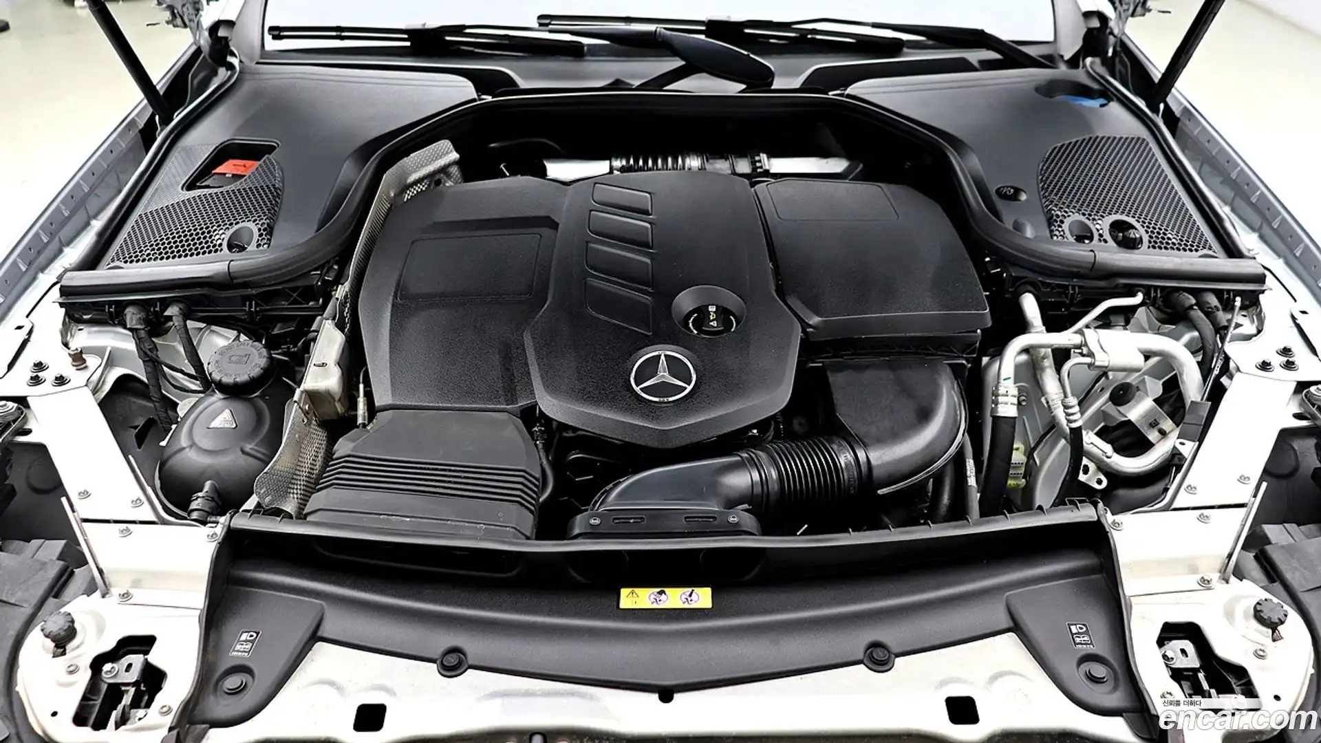 E-Class Mercedes-Benz 2017.4-OUTER-006