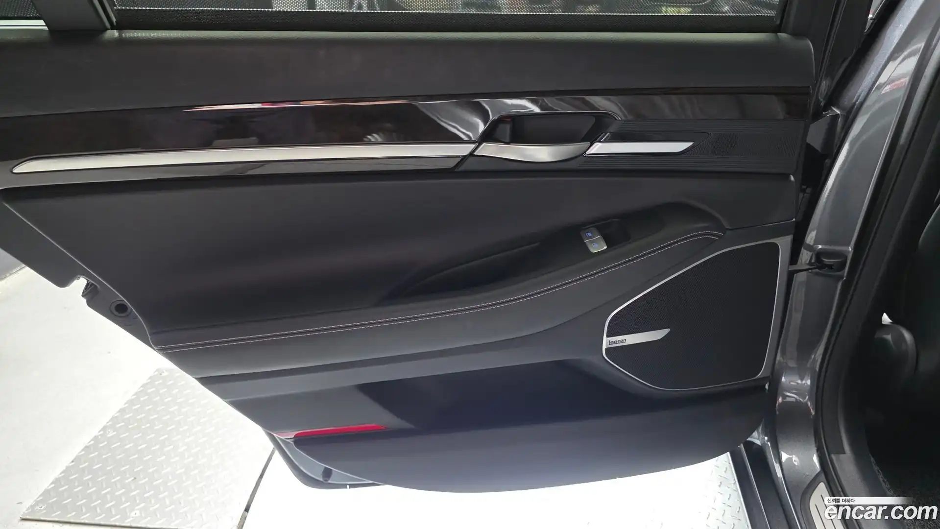 G90 Genesis 2019.4-INNER-035