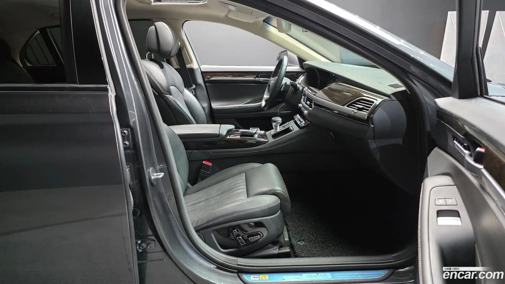 G90 Genesis 2019.4-INNER-036