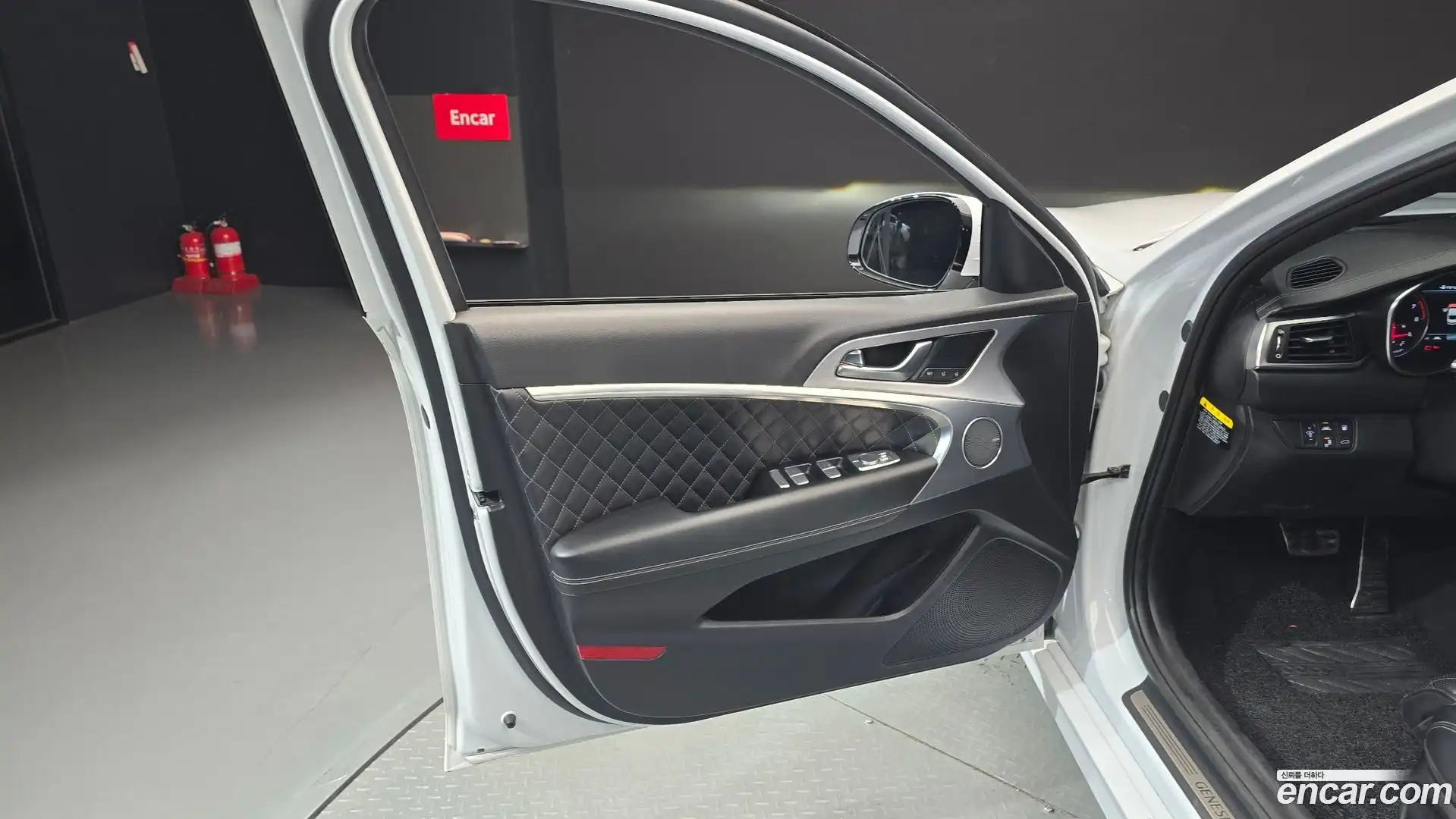 G70 Genesis 2018.2-INNER-034