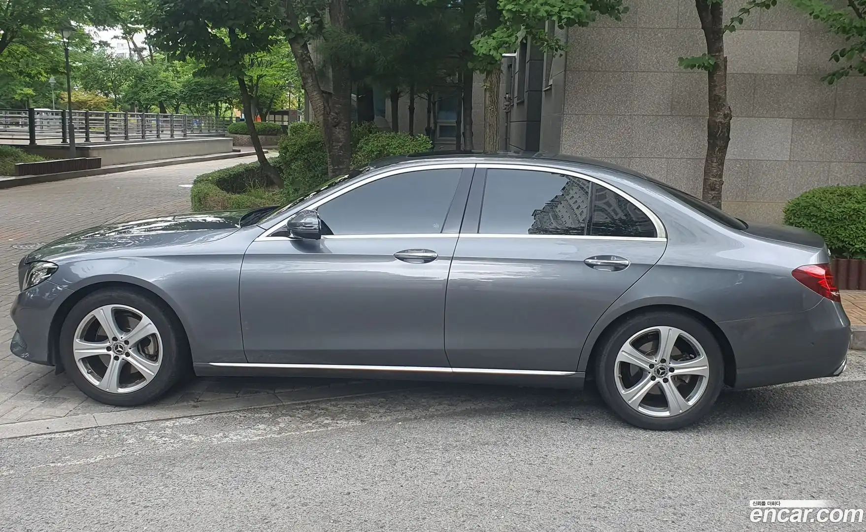 E-Class Mercedes-Benz 2017.7-OUTER-006