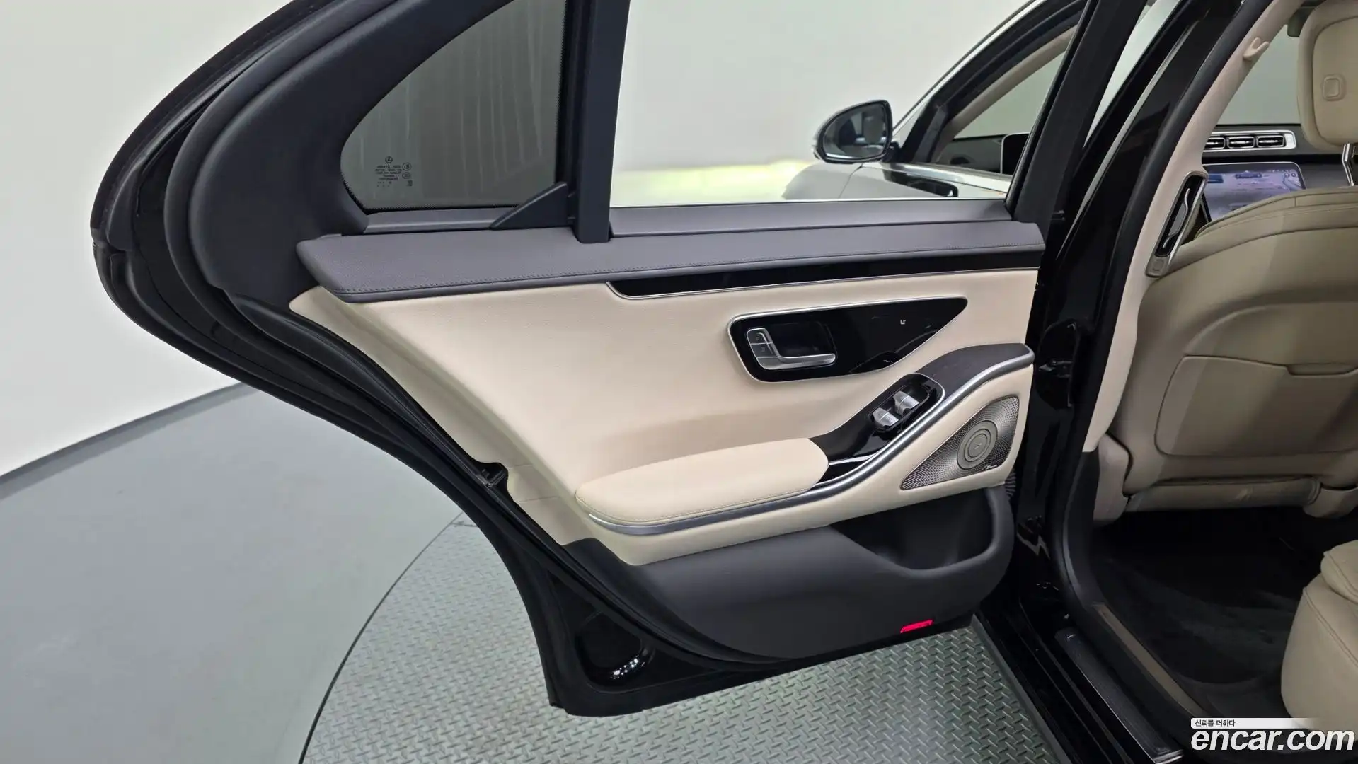 S-Class Mercedes-Benz 2021.4-INNER-035