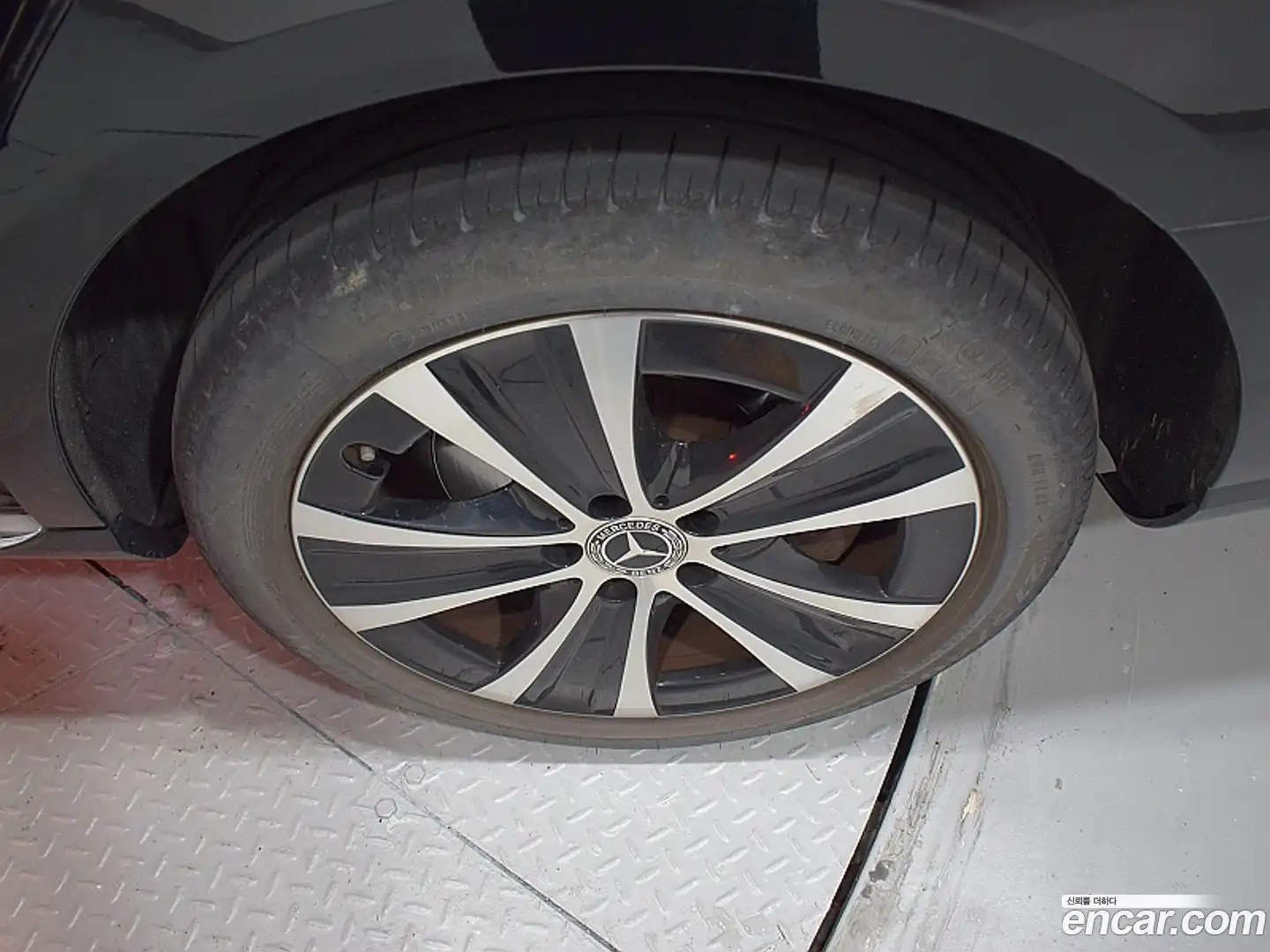 E-Class Mercedes-Benz 2021.4-OPTION-020