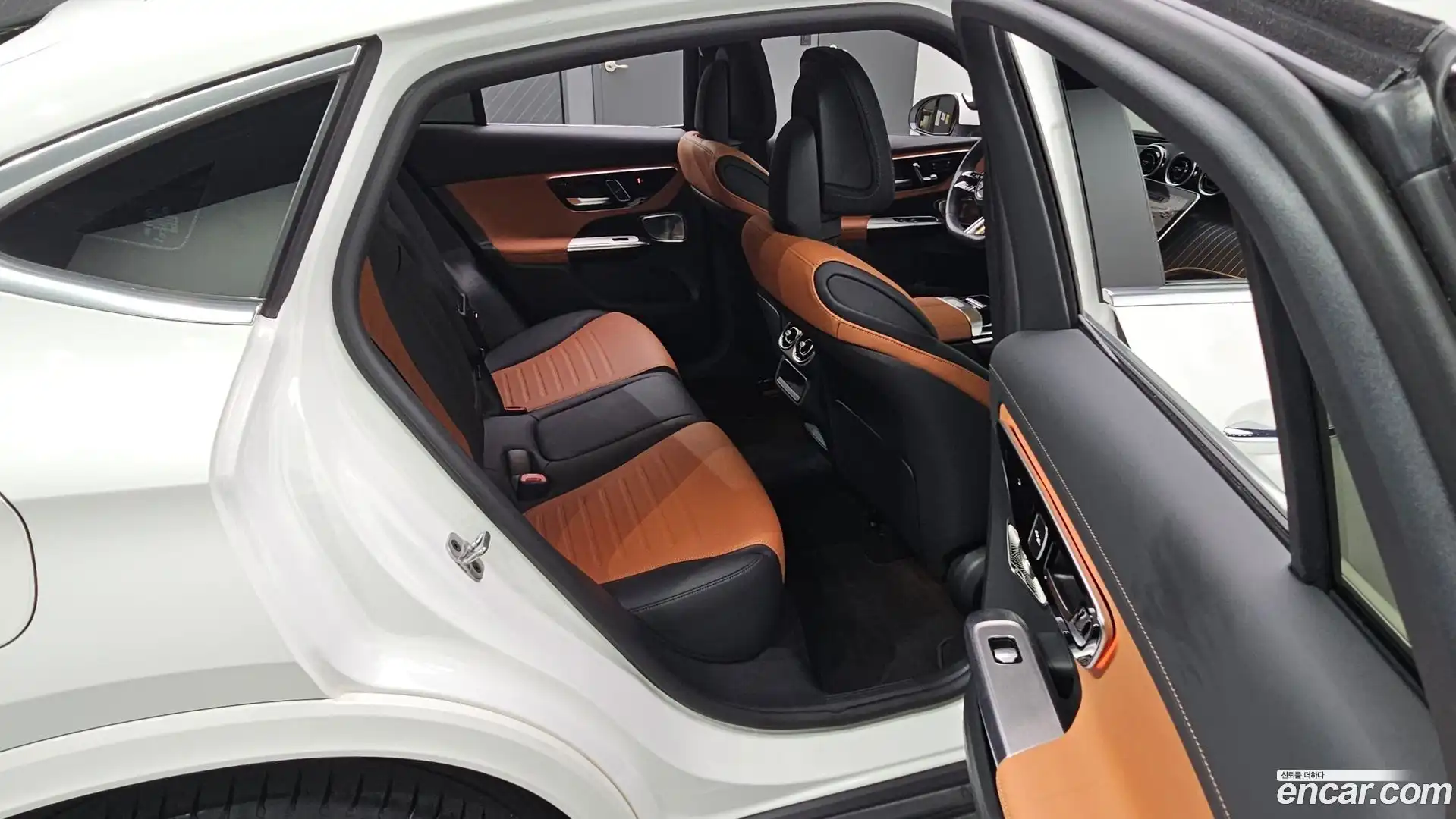 GLC-Class Mercedes-Benz 2024.7-INNER-036