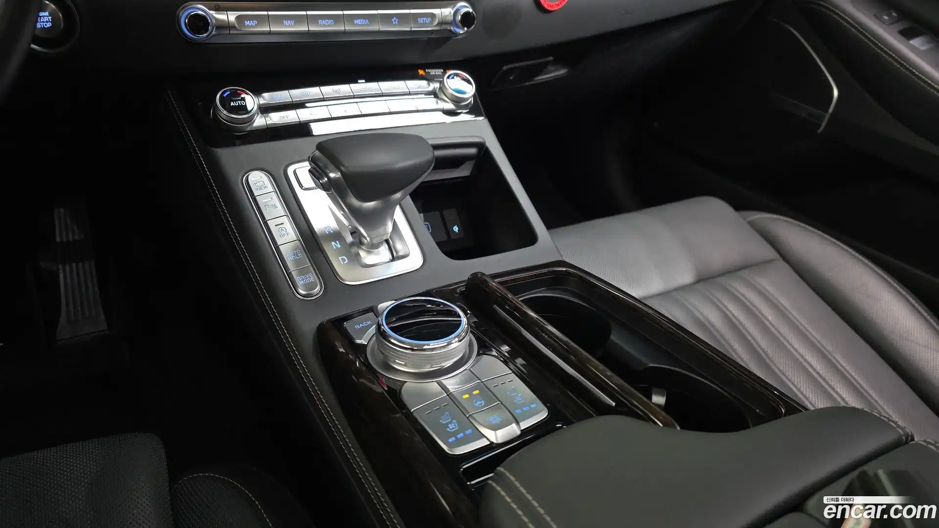 G90 Genesis 2020.0-INNER-009