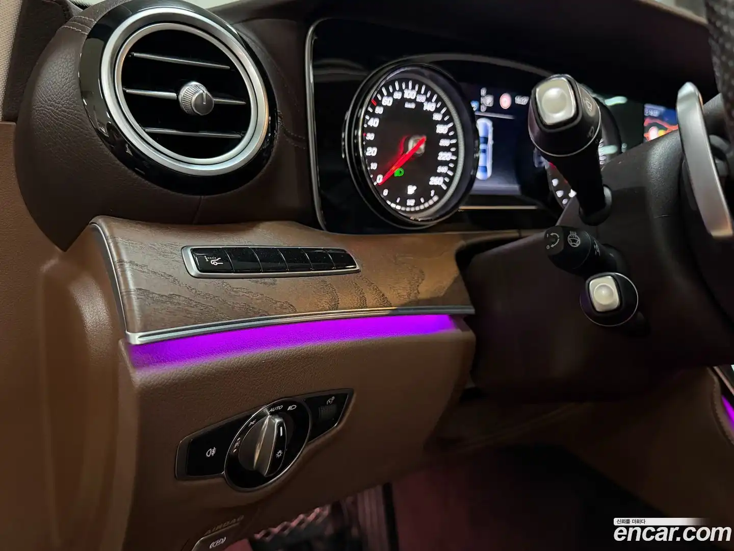 E-Class Mercedes-Benz 2017.3-OPTION-017