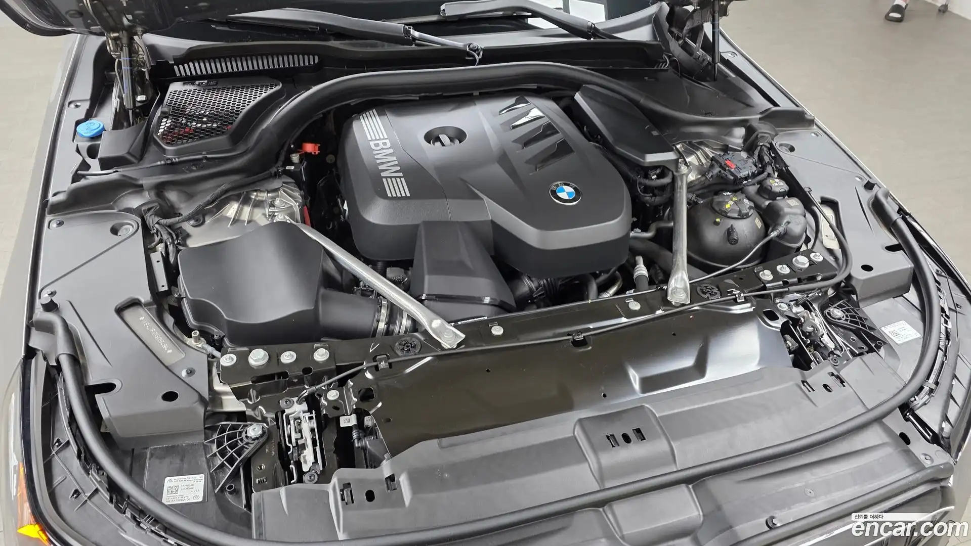 5-Series BMW 2025.4-OUTER-006
