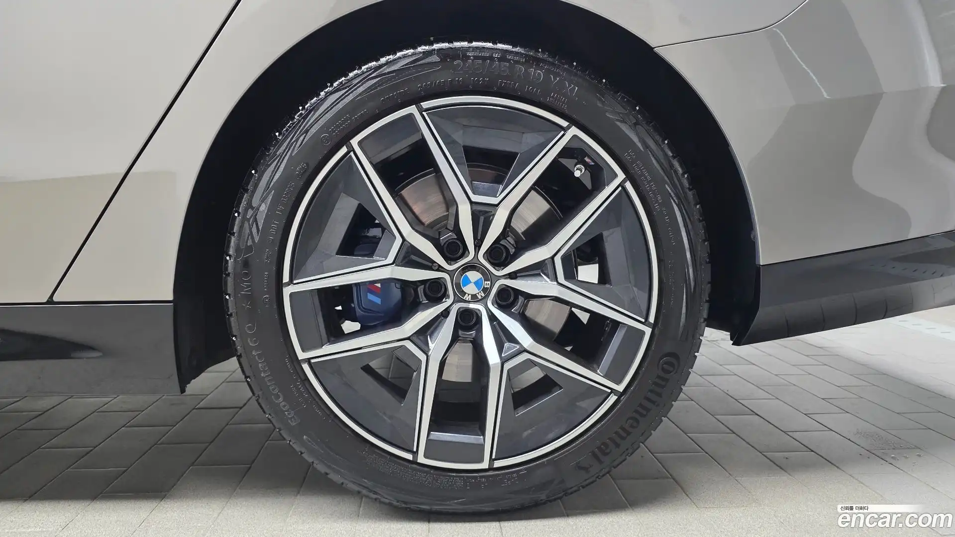 5-Series BMW 2025.4-OUTER-031