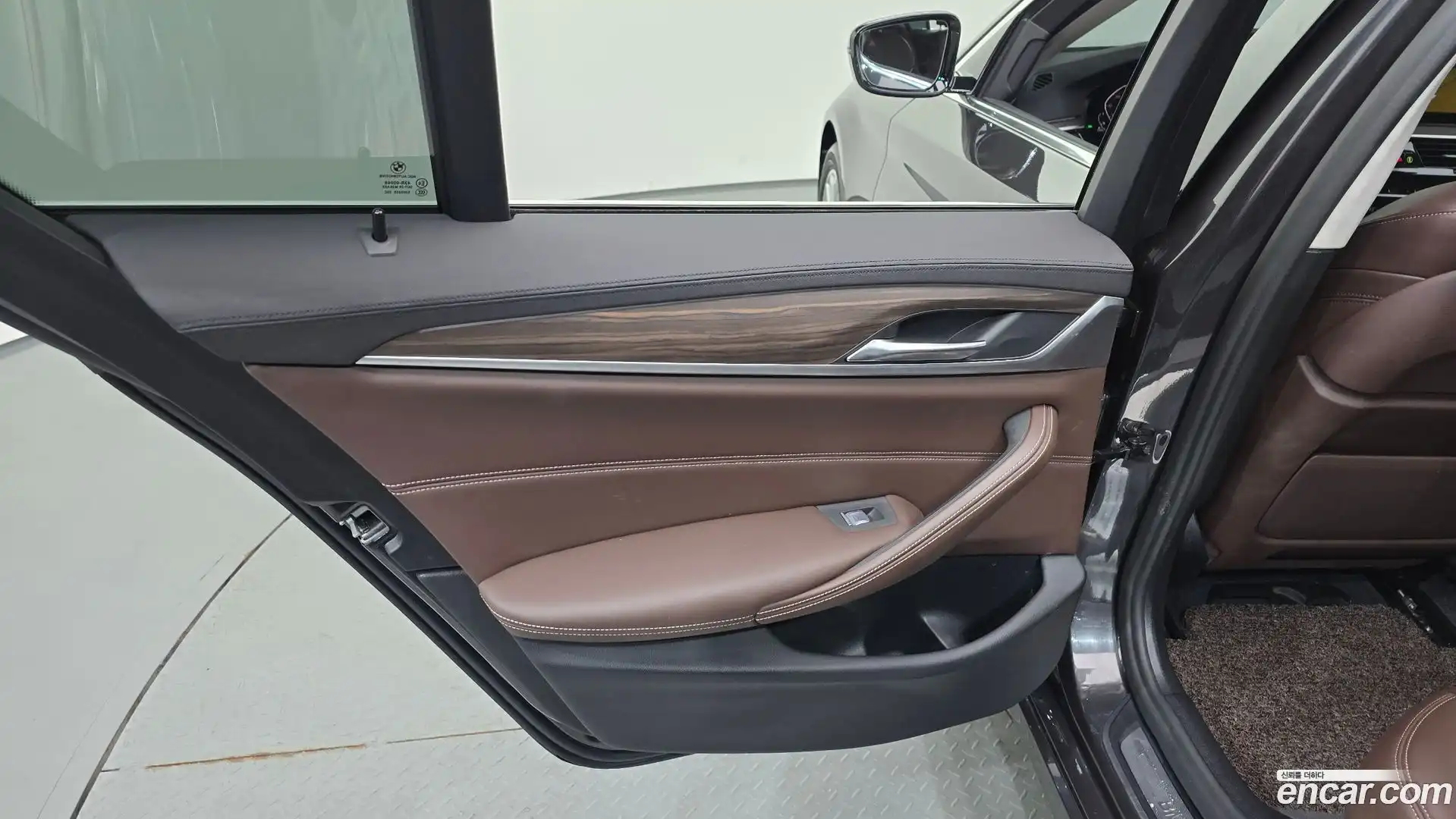5-Series BMW 2020.0-INNER-035