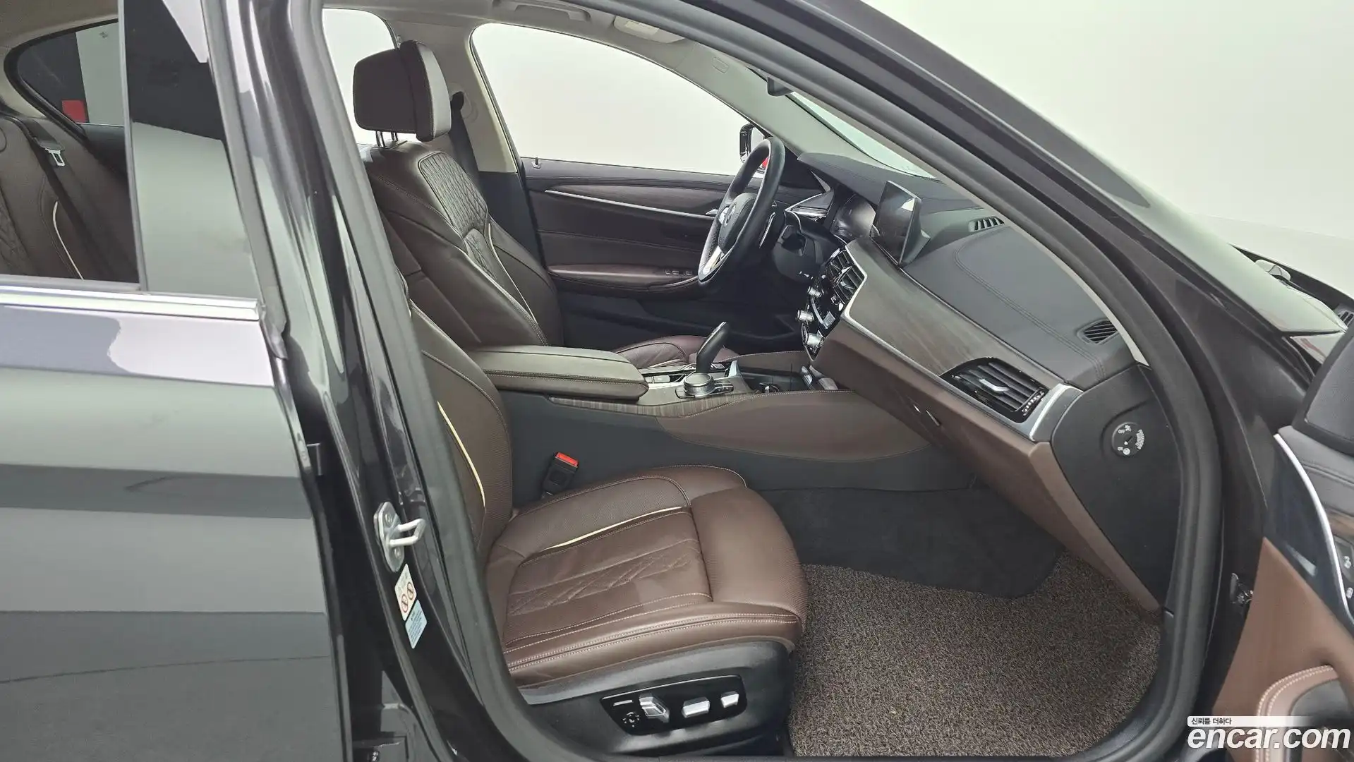 5-Series BMW 2020.0-INNER-036