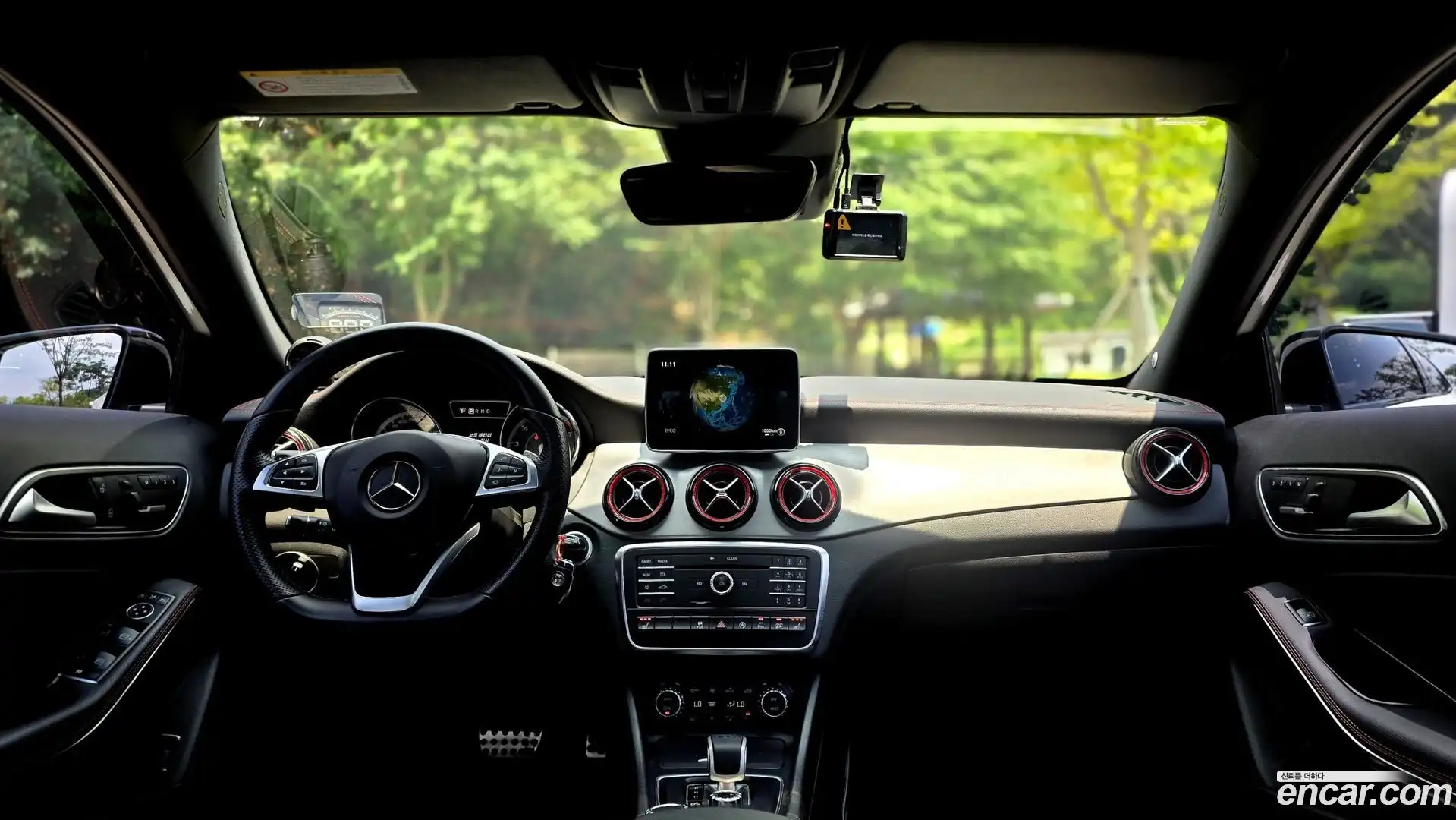 GLA-Class Mercedes-Benz 2016.3-INNER-010