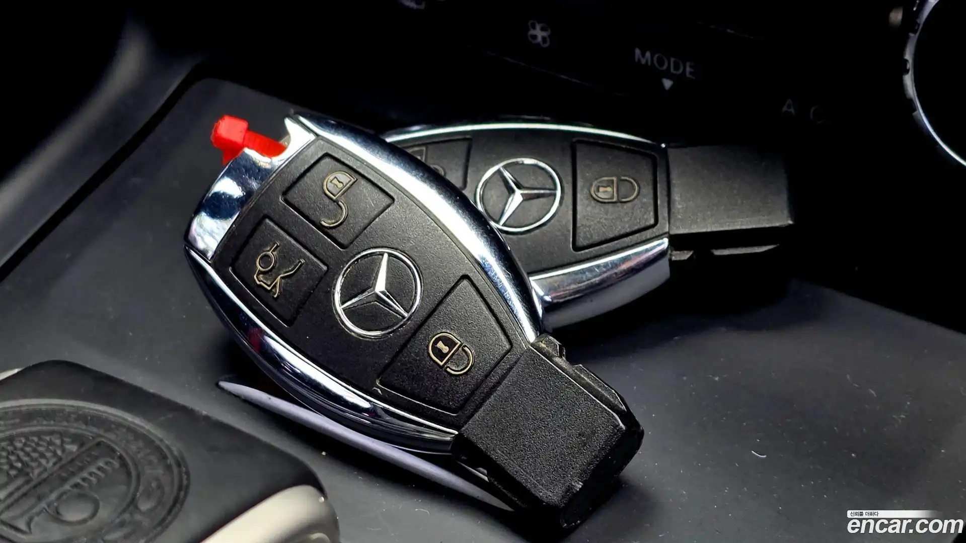GLA-Class Mercedes-Benz 2016.3-OPTION-024