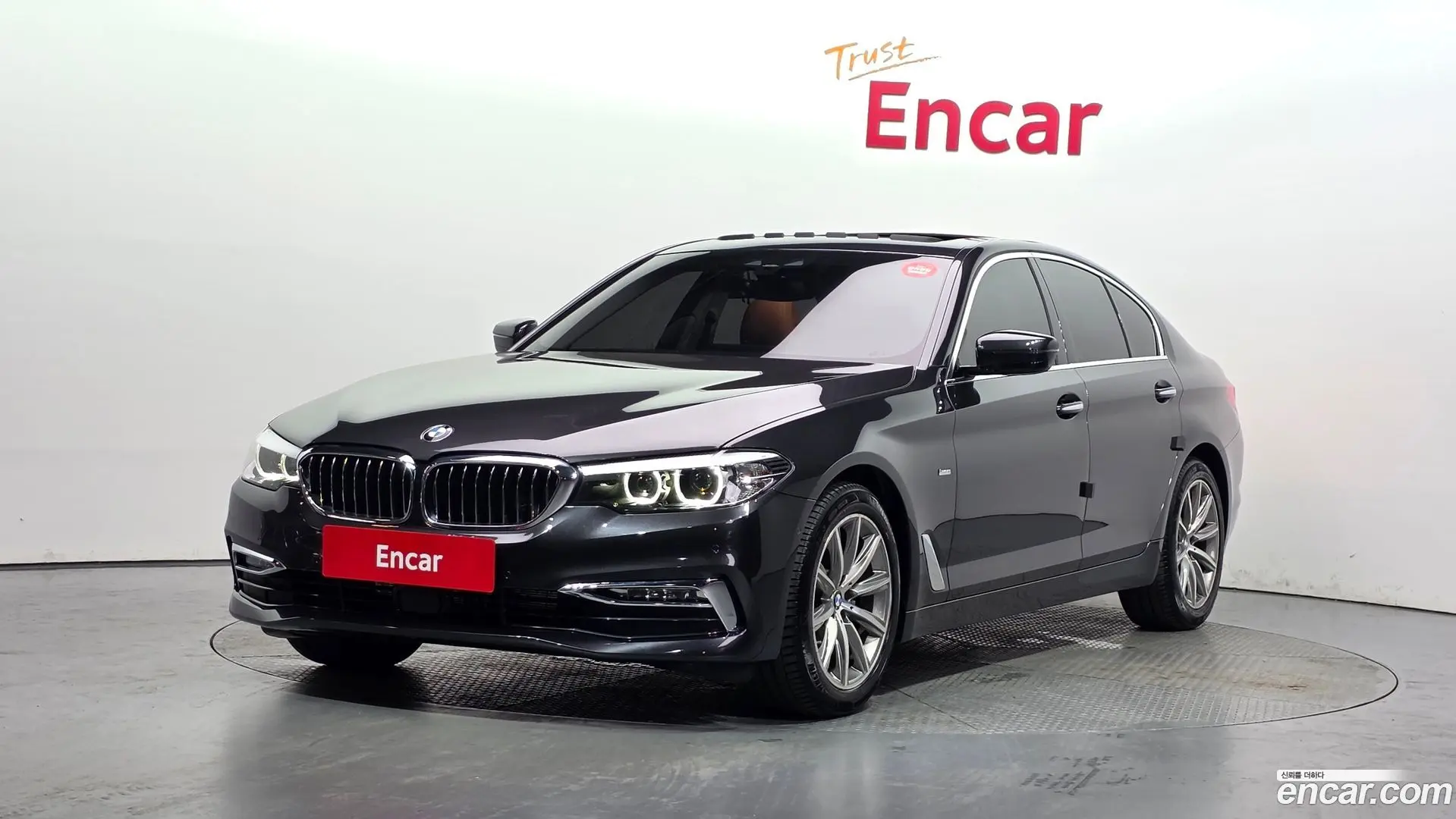 Main__Slider__Photo:5-Series BMW 2018.6-0