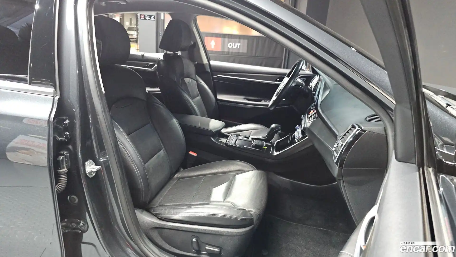 Grandeur Hyundai 2017.5-OPTION-016