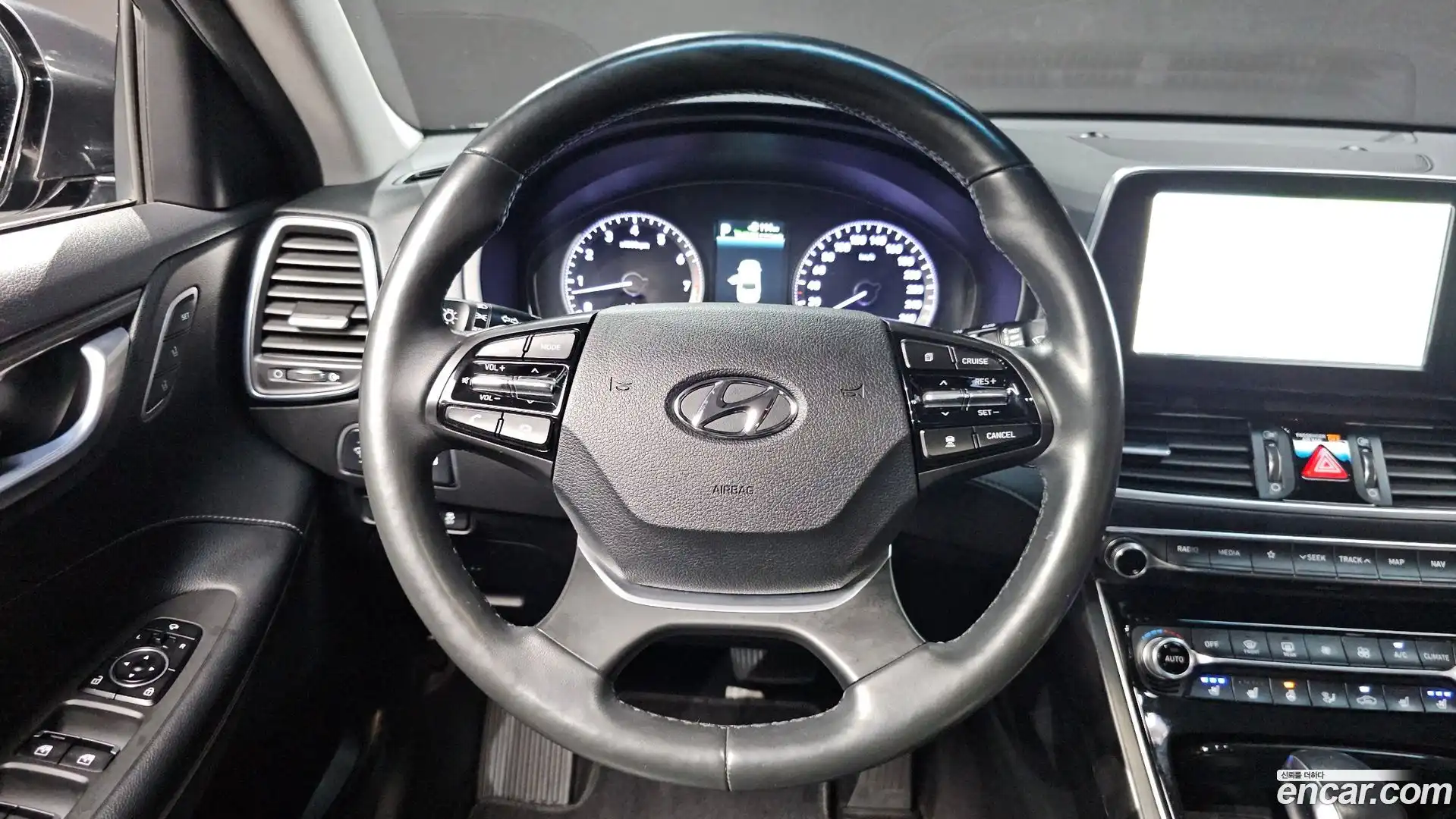 Grandeur Hyundai 2017.5-OPTION-017