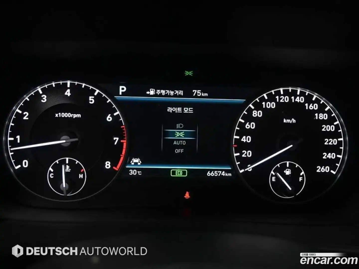 EQ900 Genesis 2016.5-INNER-008