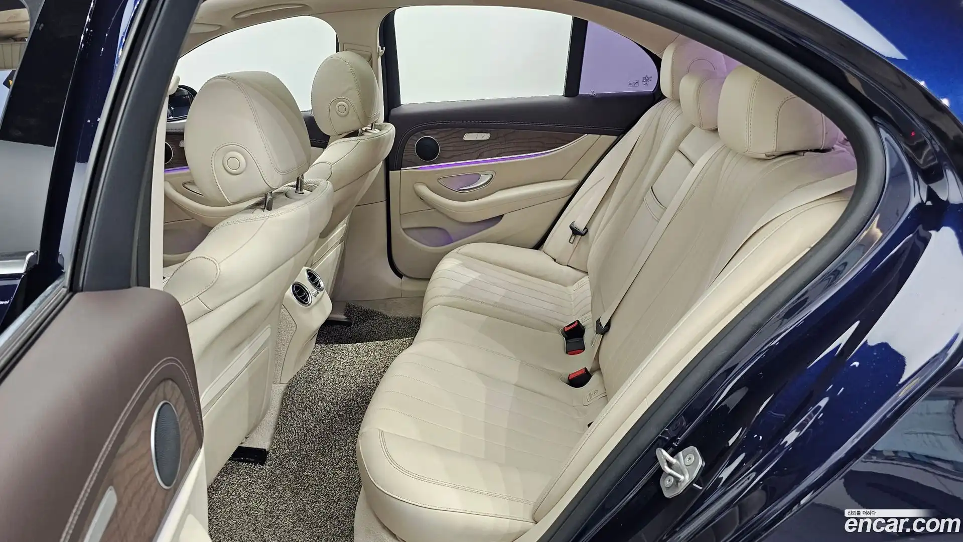 E-Class Mercedes-Benz 2016.8-OPTION-016