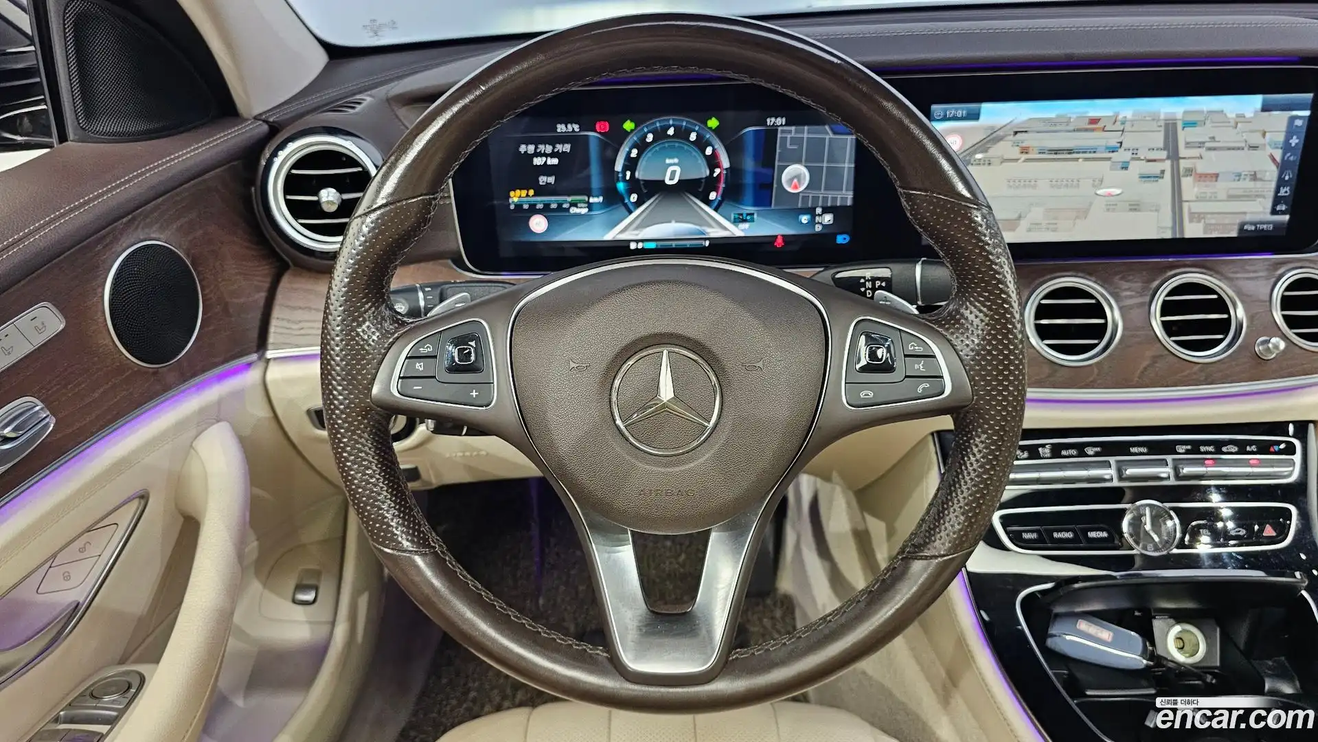 E-Class Mercedes-Benz 2016.8-OPTION-017