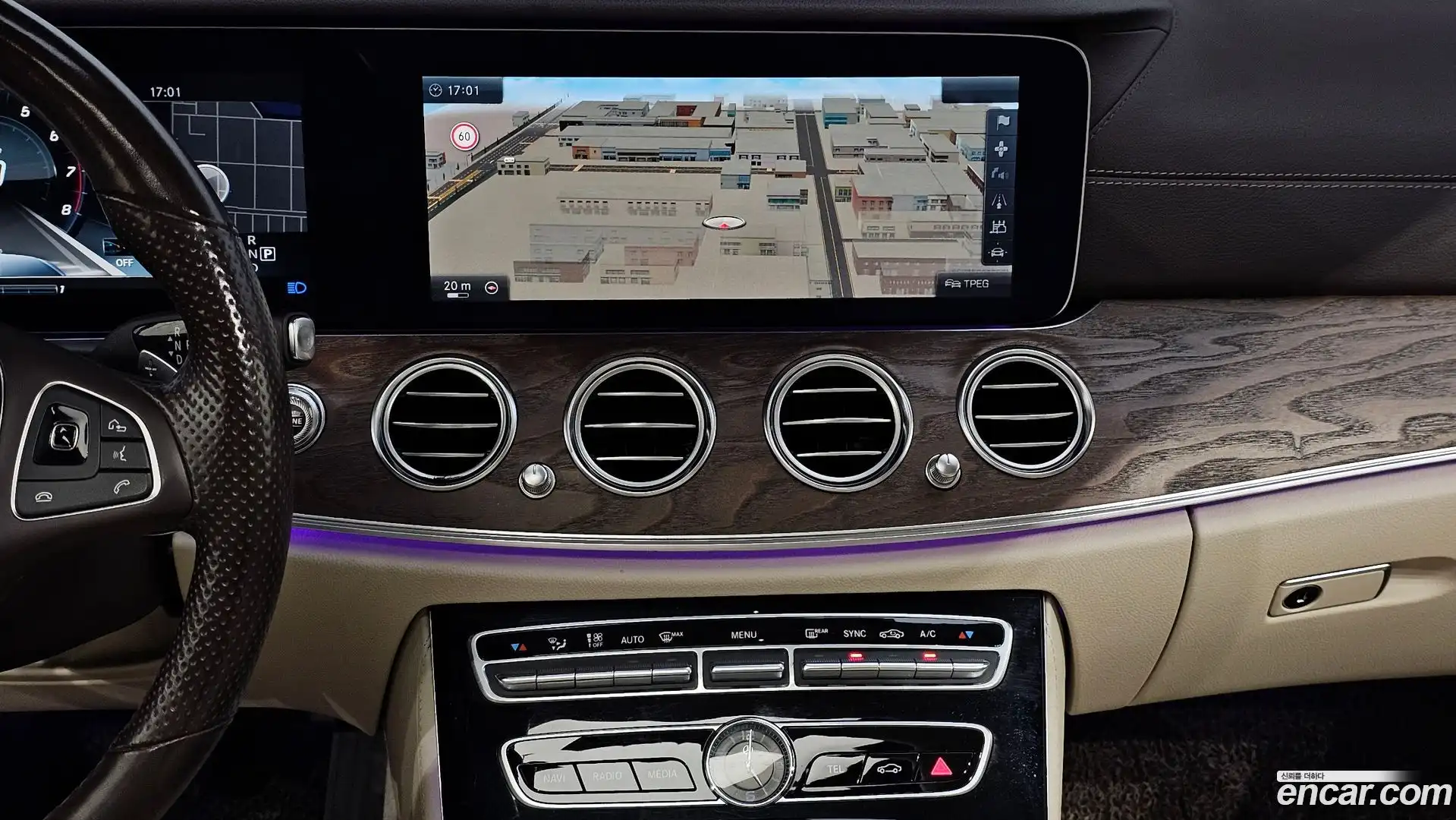 E-Class Mercedes-Benz 2016.8-OPTION-018