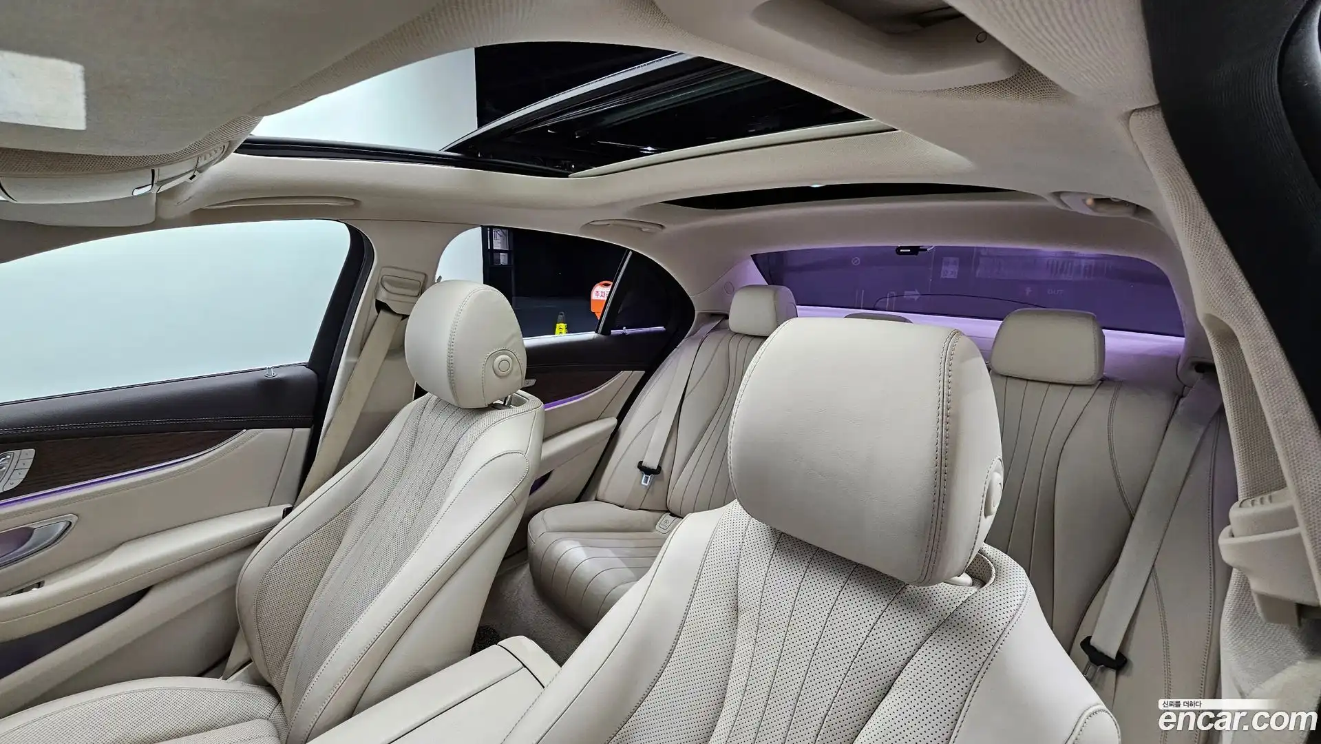 E-Class Mercedes-Benz 2016.8-OPTION-023