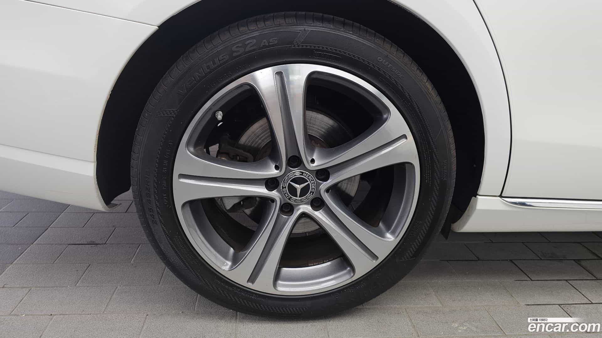 E-Class Mercedes-Benz 2019.8-OUTER-005