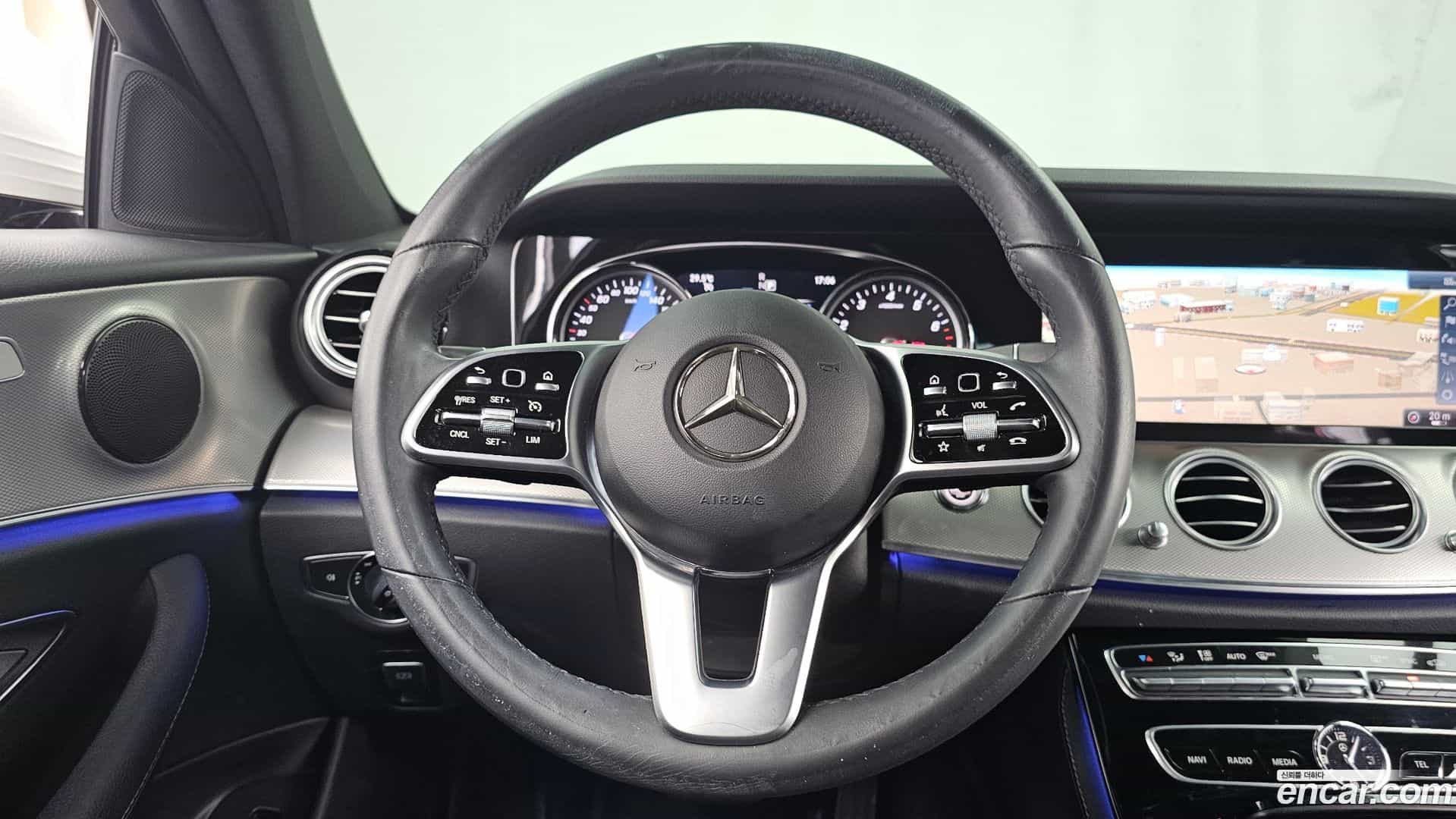 E-Class Mercedes-Benz 2019.8-OPTION-017