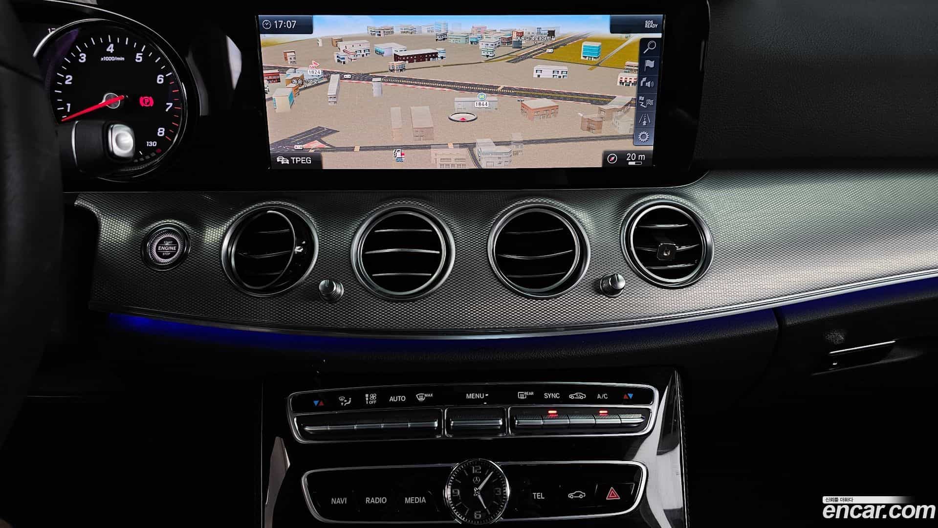 E-Class Mercedes-Benz 2019.8-OPTION-018