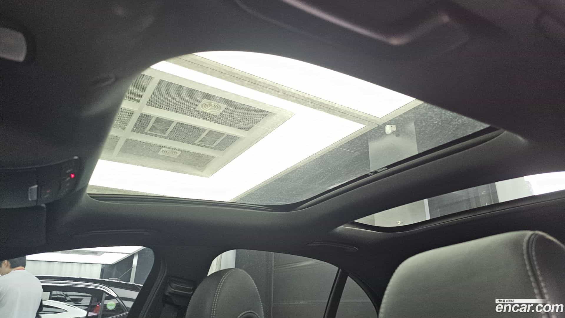 E-Class Mercedes-Benz 2019.8-OPTION-022