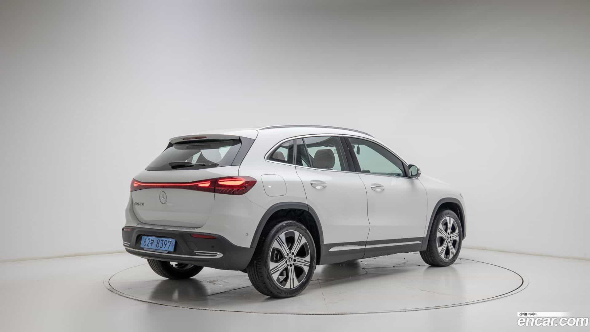EQA Mercedes-Benz 2025.8-OUTER-002