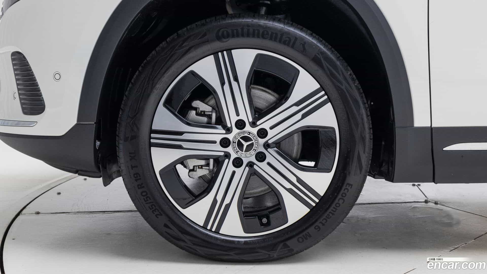 EQA Mercedes-Benz 2025.8-OUTER-005