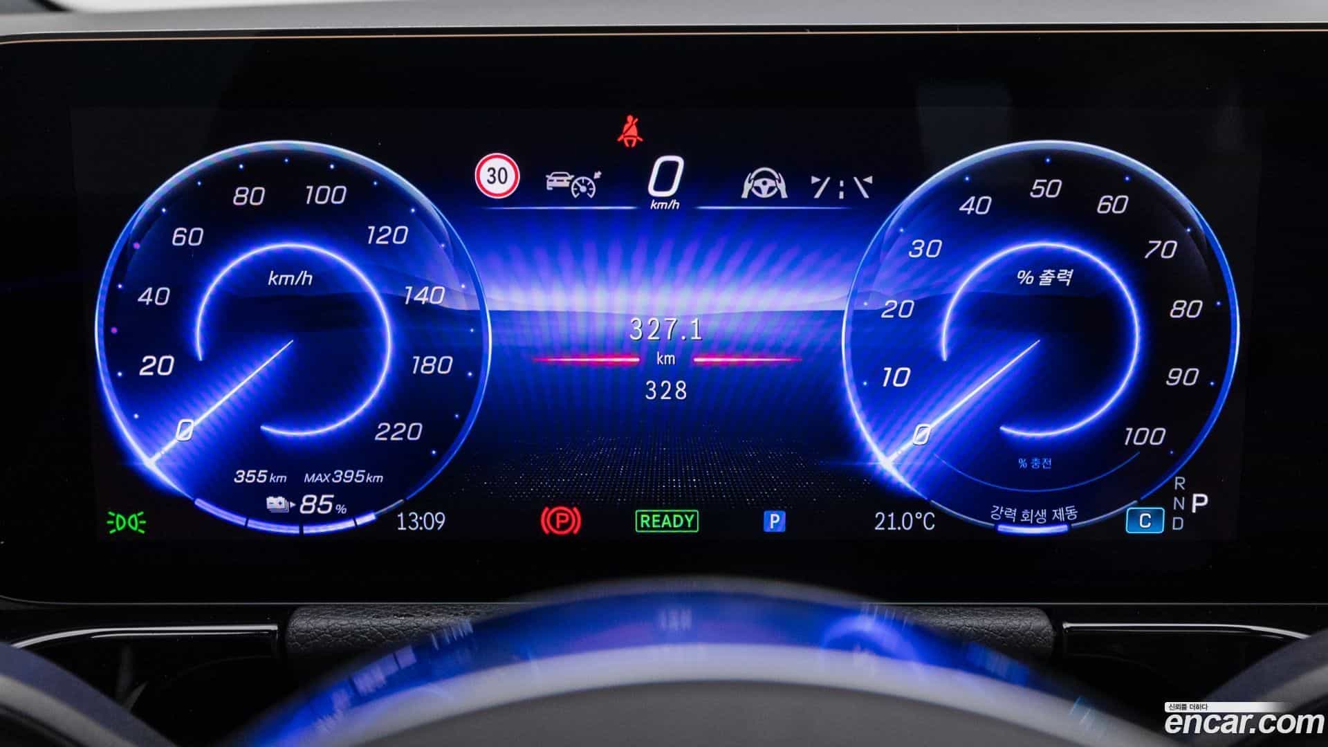 EQA Mercedes-Benz 2025.8-INNER-008