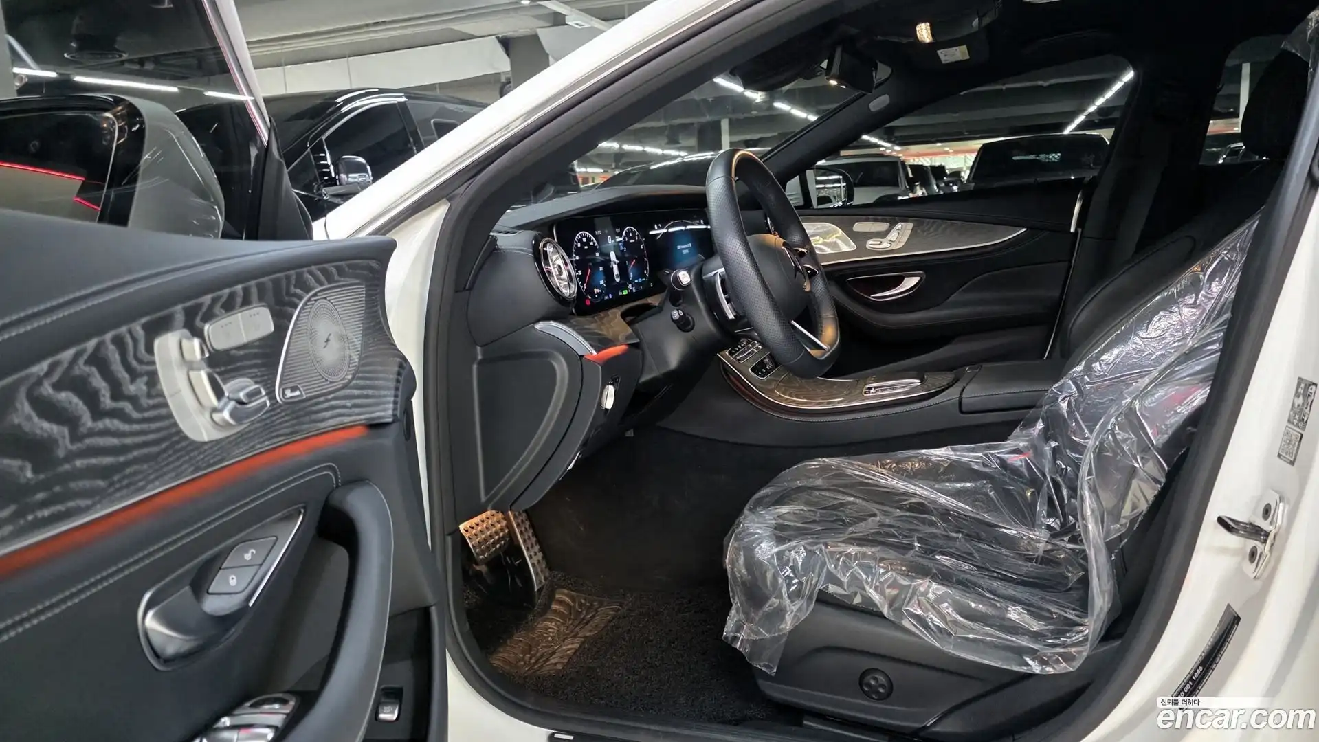 CLS-Class Mercedes-Benz 2022.10-OPTION-015
