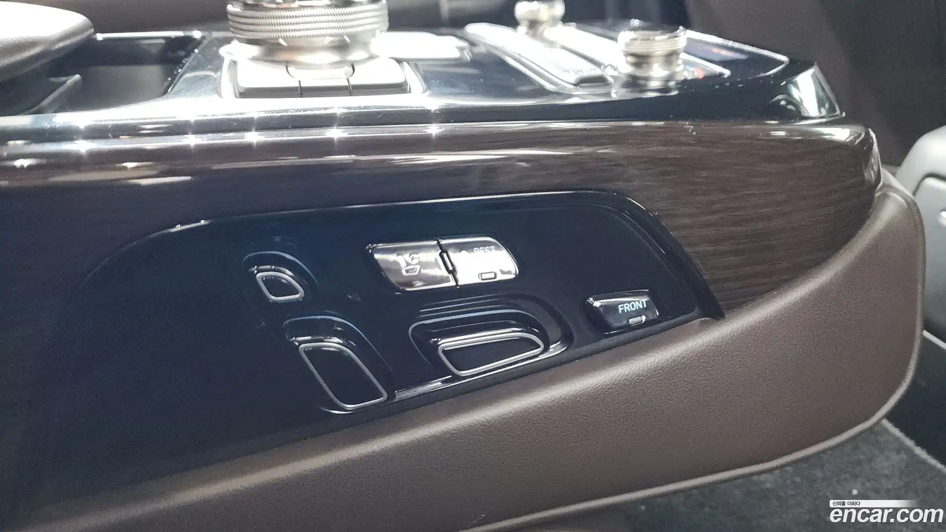 EQ900 Genesis 2016.6-OPTION-050