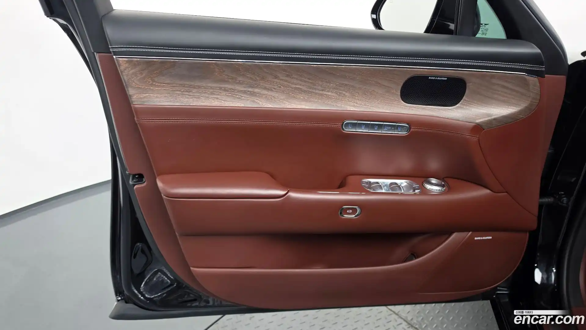 G90 Genesis 2022.3-INNER-034