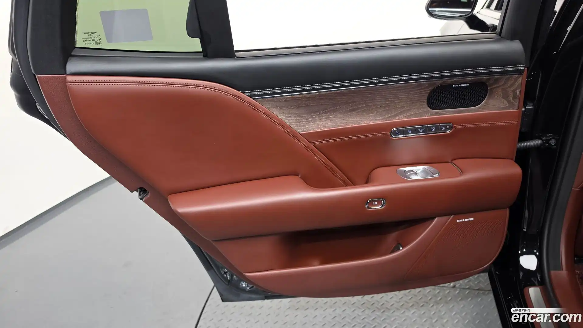 G90 Genesis 2022.3-INNER-035