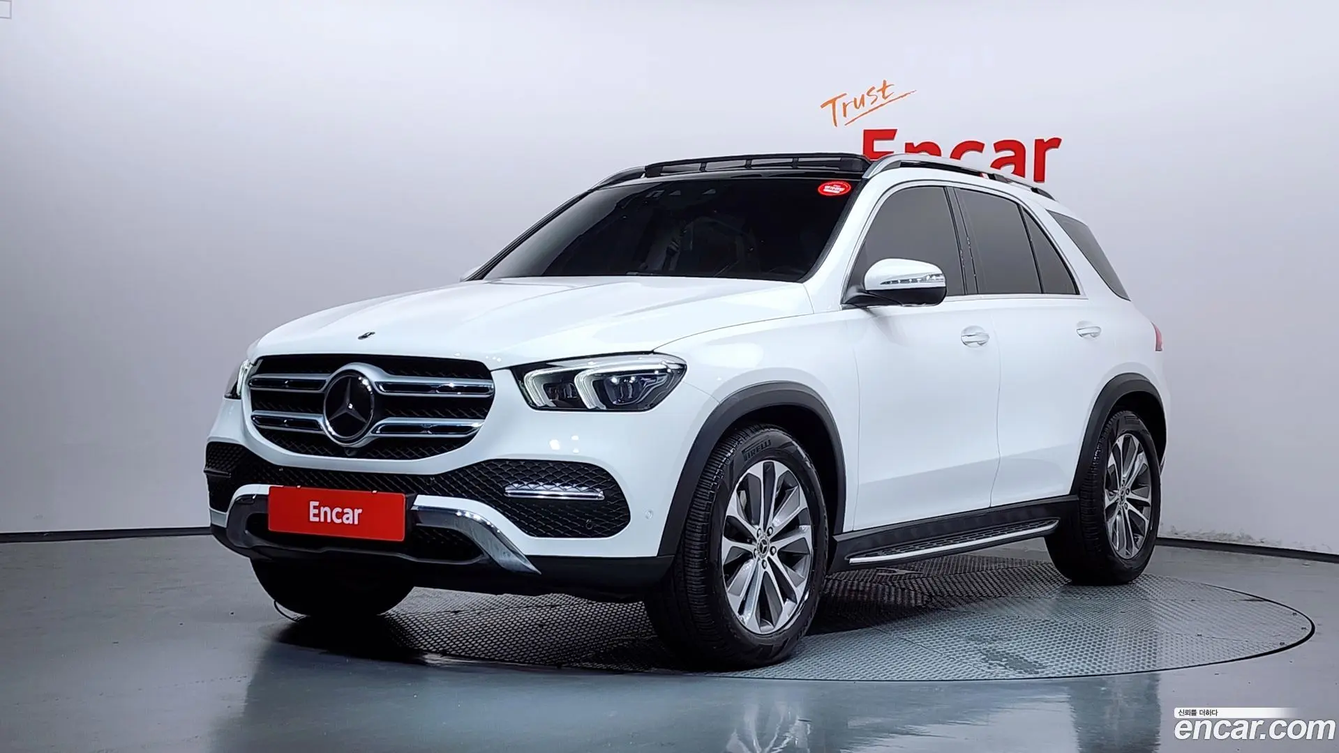 Main__Slider__Photo:GLE-Class Mercedes-Benz 2023.6-0