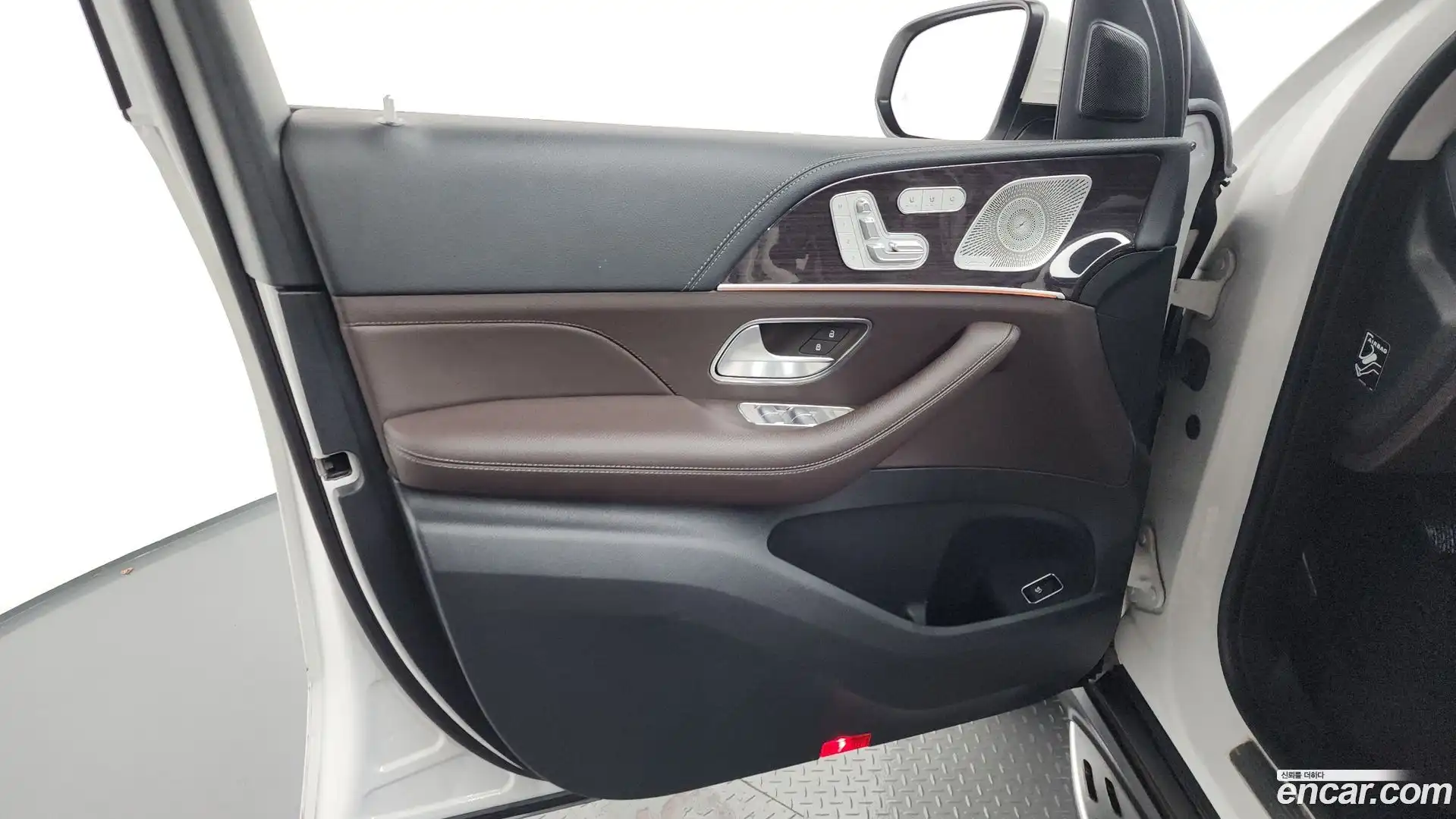 GLE-Class Mercedes-Benz 2023.6-INNER-034