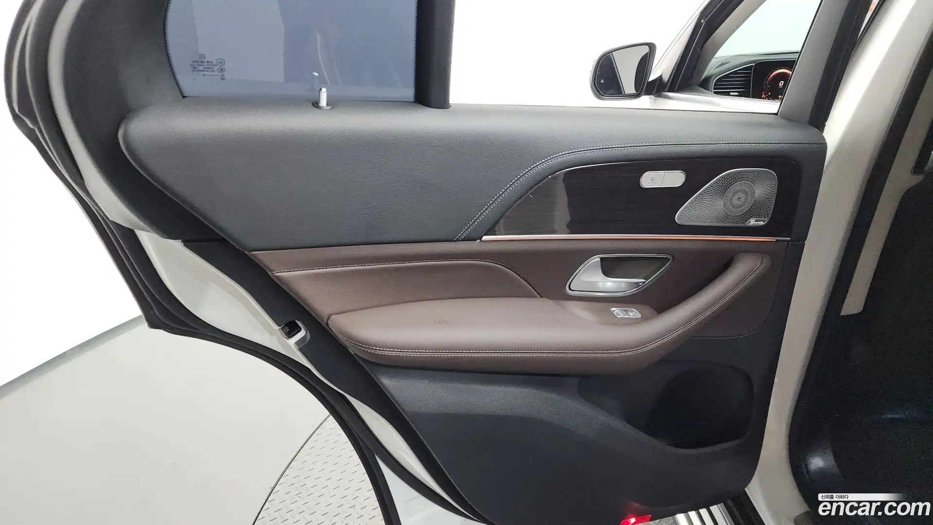 GLE-Class Mercedes-Benz 2023.6-INNER-035