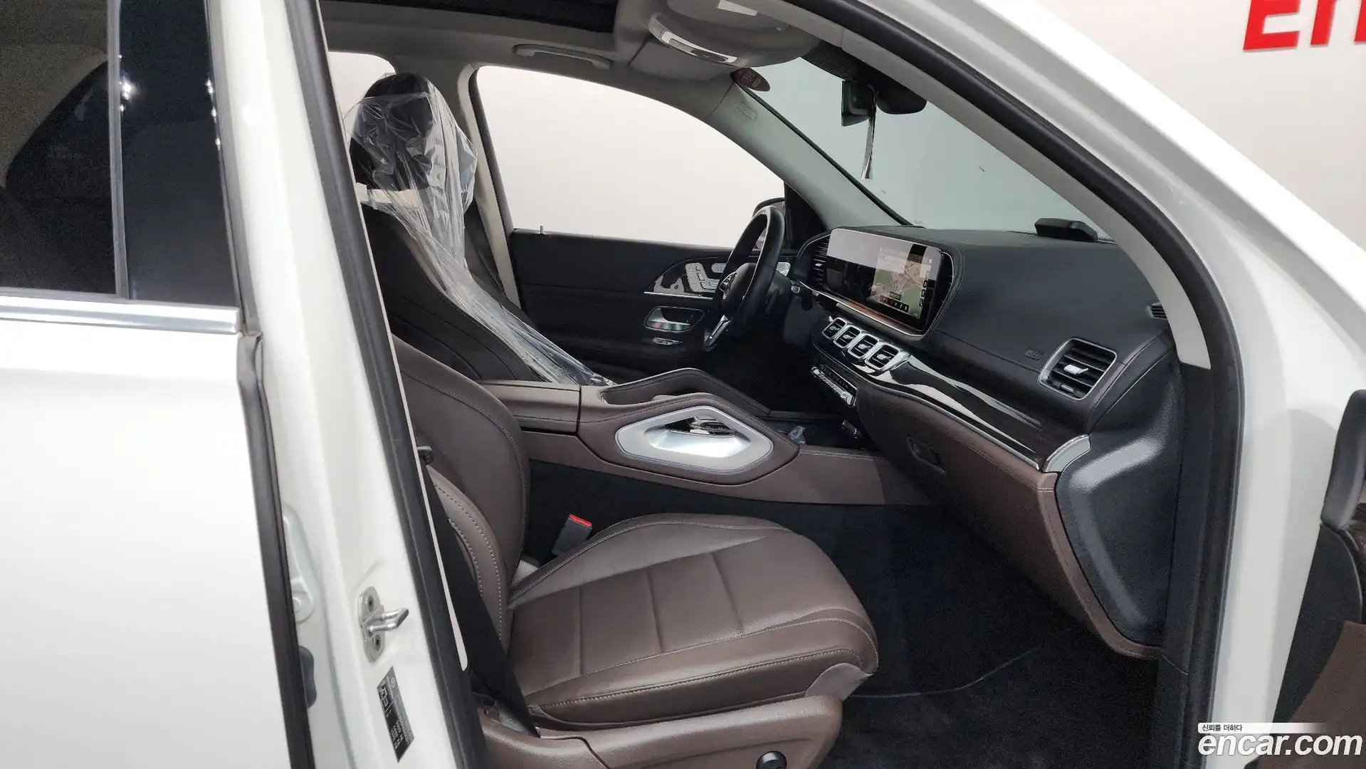 GLE-Class Mercedes-Benz 2023.6-INNER-036