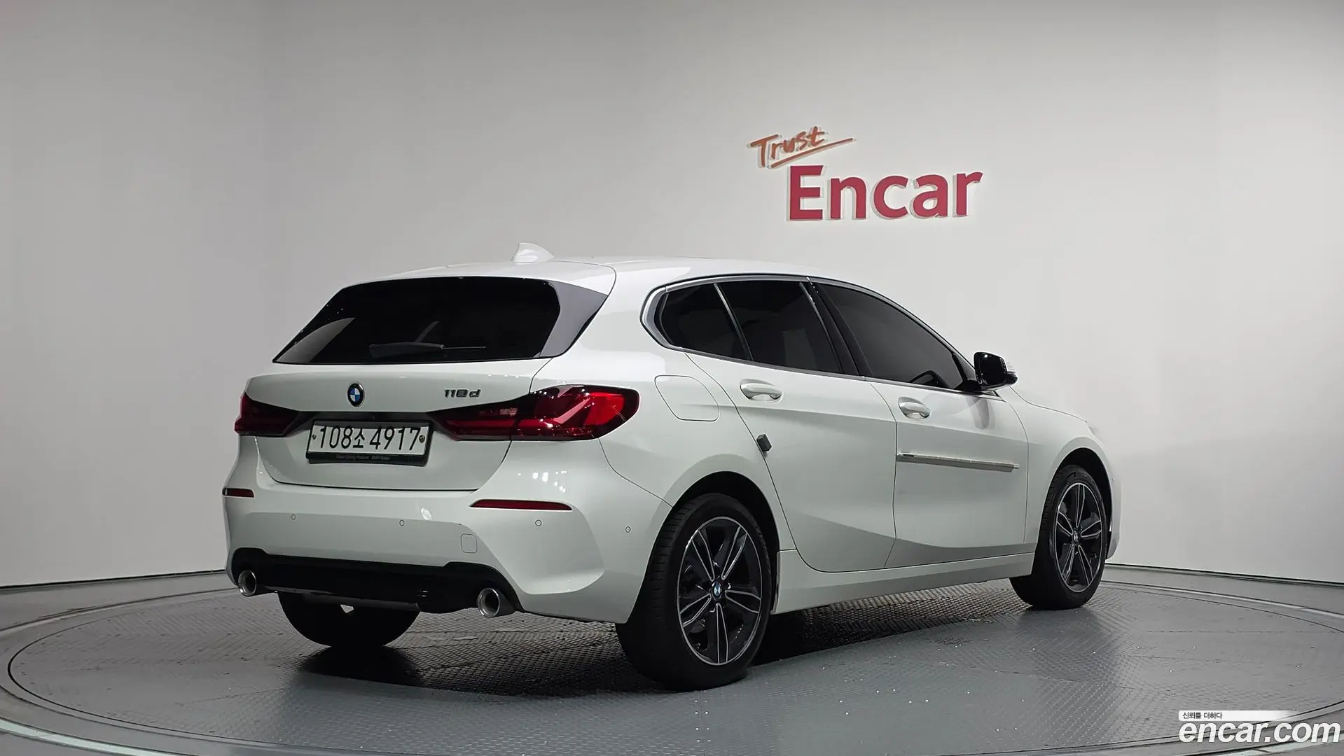 Main__Slider__Photo:1-Series BMW 2020.10-1