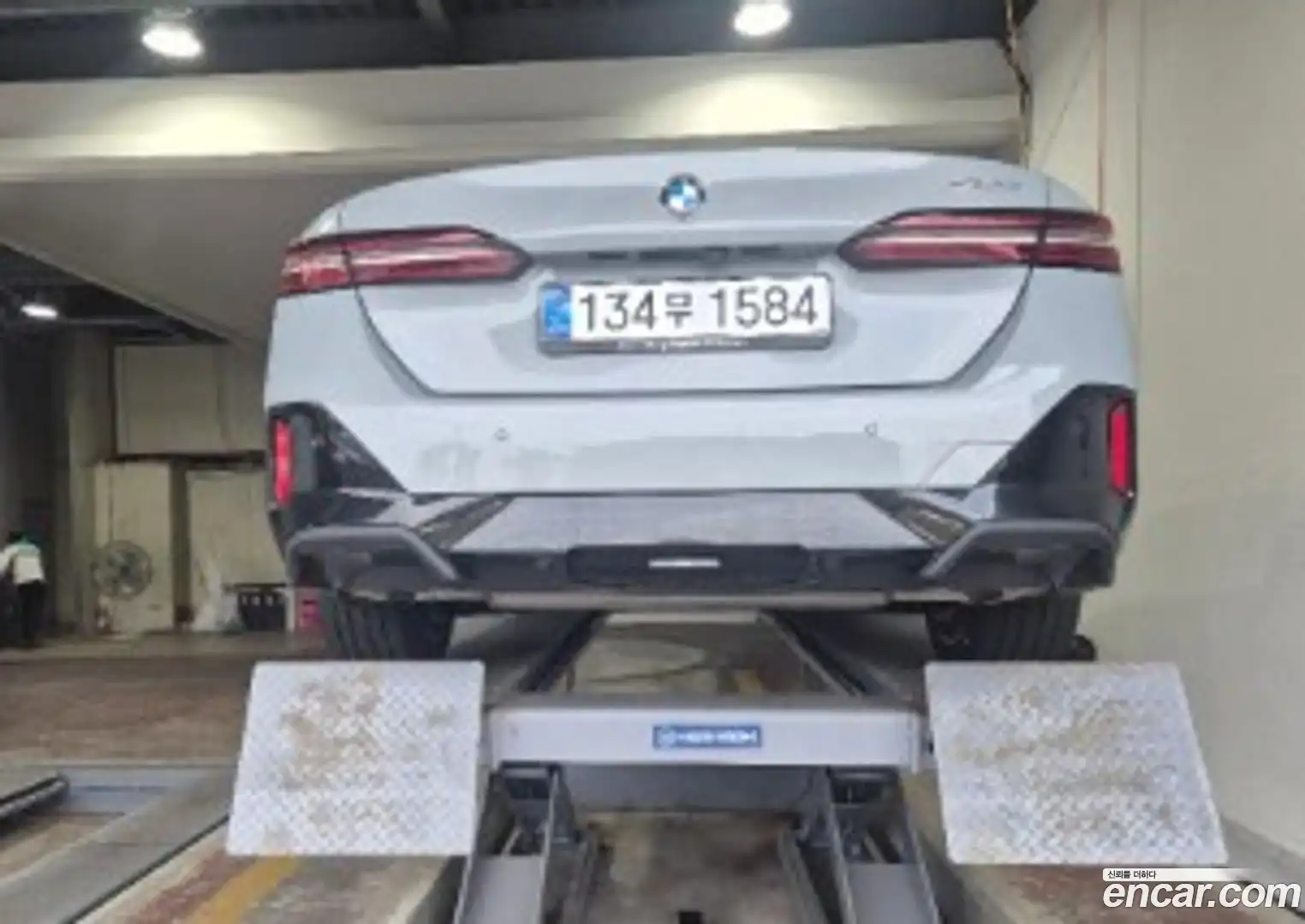 5-Series BMW 2025.5-OUTER-002
