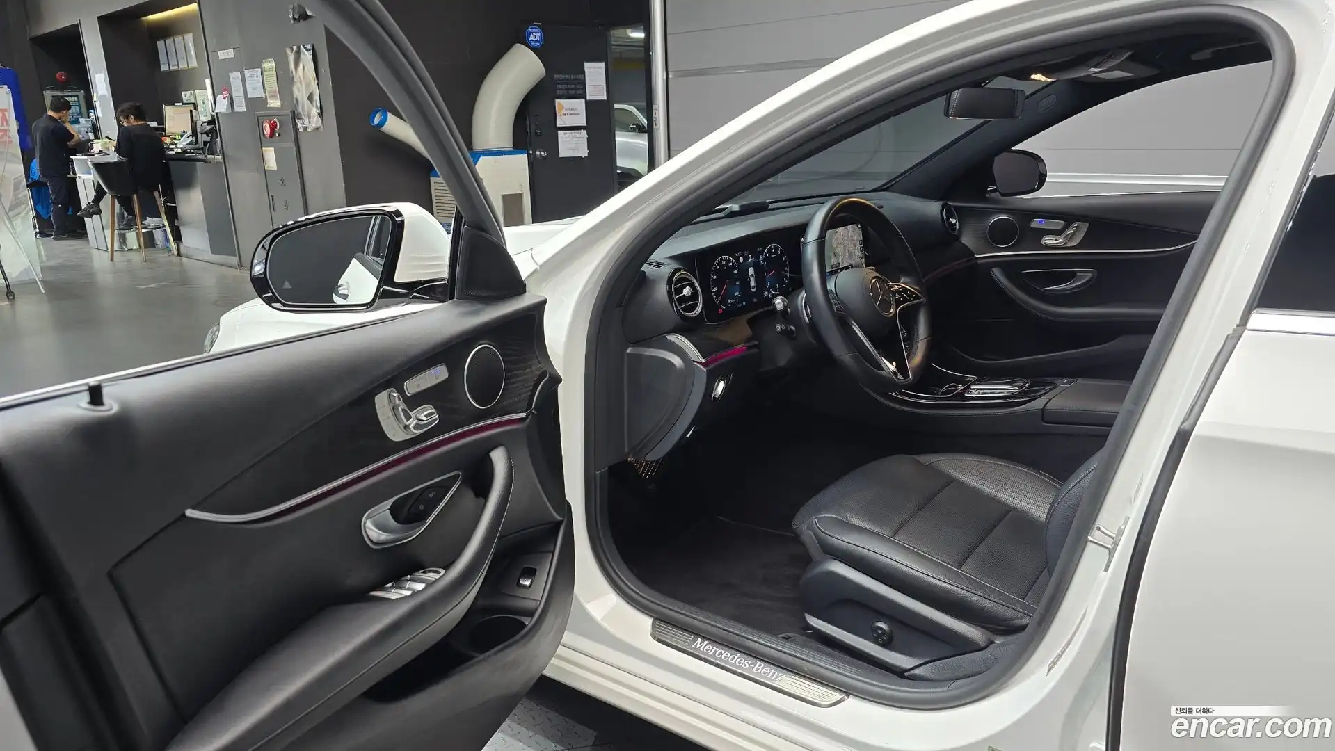 E-Class Mercedes-Benz 2021.11-INNER-010